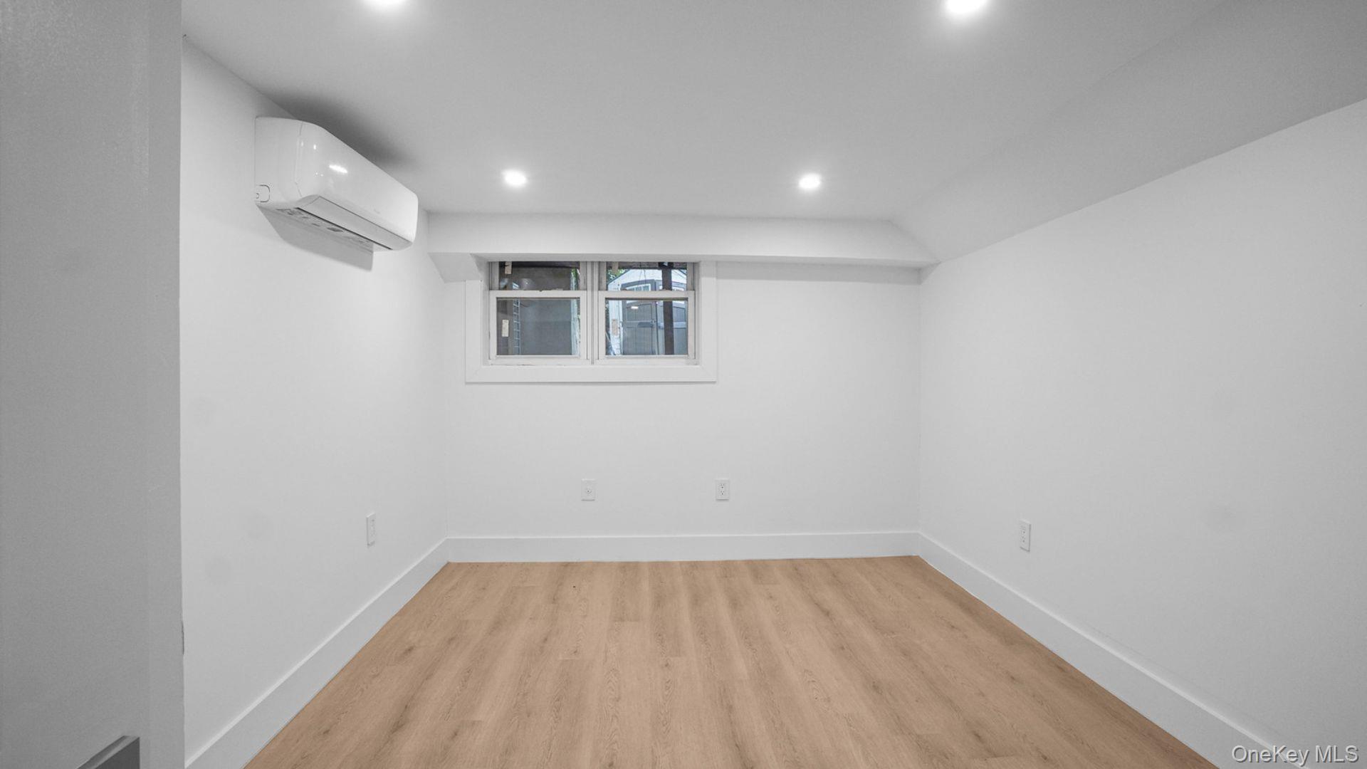 Single Family Mickle Avenue  Bronx, NY 10469, MLS-1026326-13