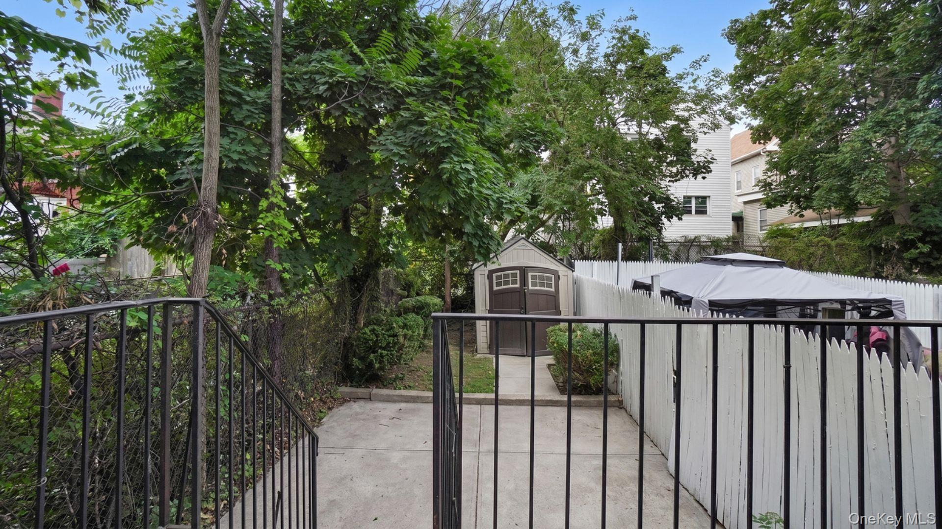 Single Family Mickle Avenue  Bronx, NY 10469, MLS-1026326-21