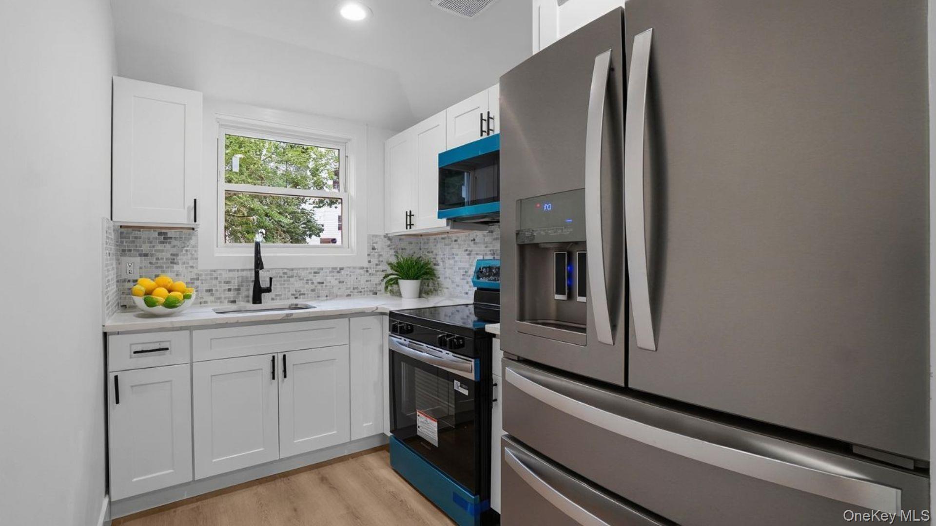 Single Family Mickle Avenue  Bronx, NY 10469, MLS-1026326-3