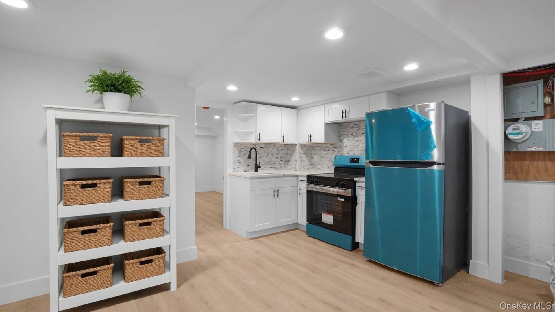 Single Family Mickle Avenue  Bronx, NY 10469, MLS-1026326-4
