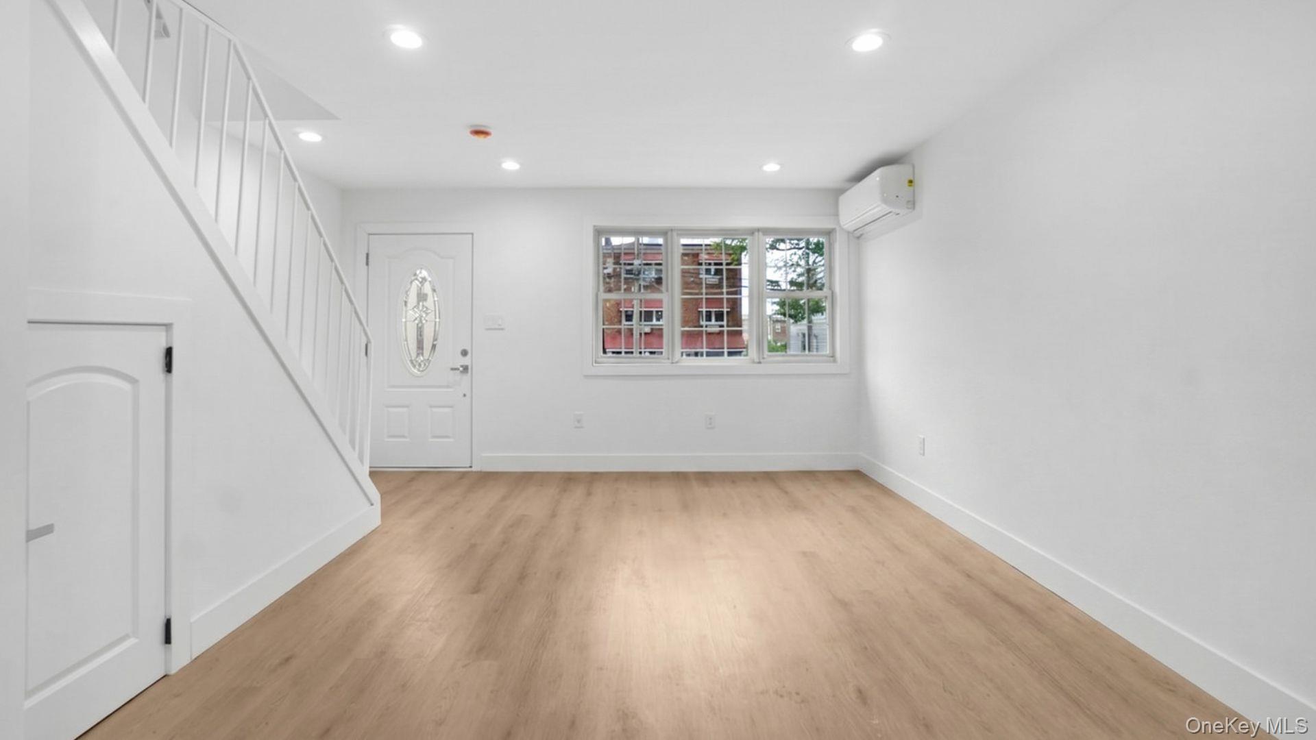Single Family Mickle Avenue  Bronx, NY 10469, MLS-1026326-8