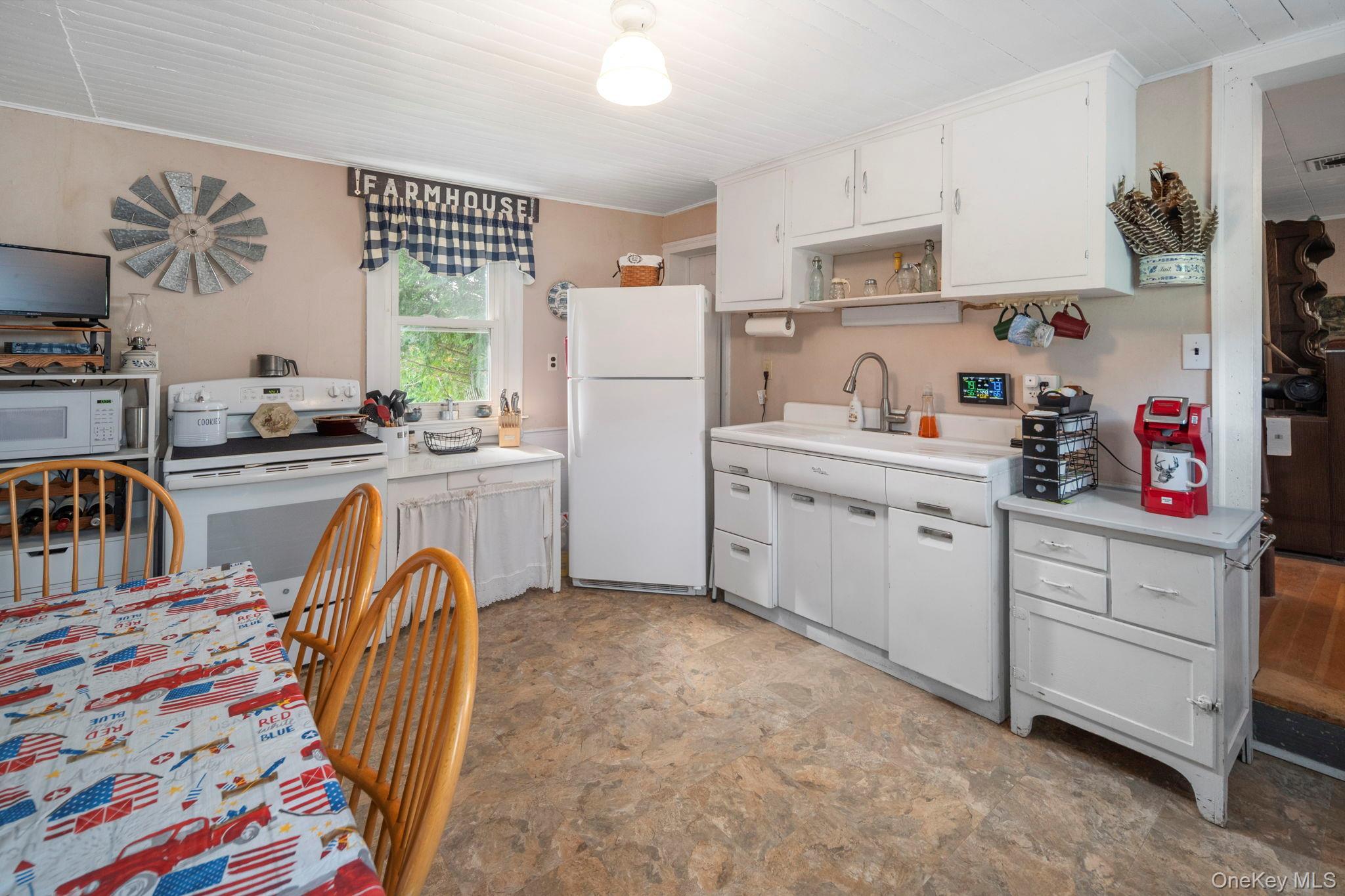 Single Family State Route 10 Route Out Of Area, NY 12093, MLS-1026360-11