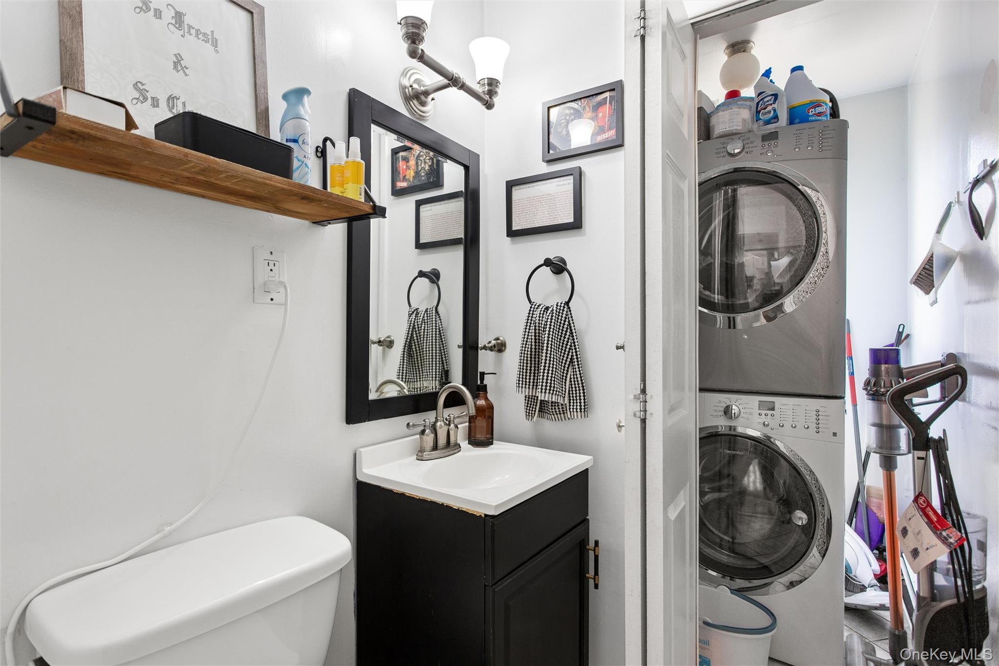 Single Family Coddington Avenue  Bronx, NY 10461, MLS-1026373-20