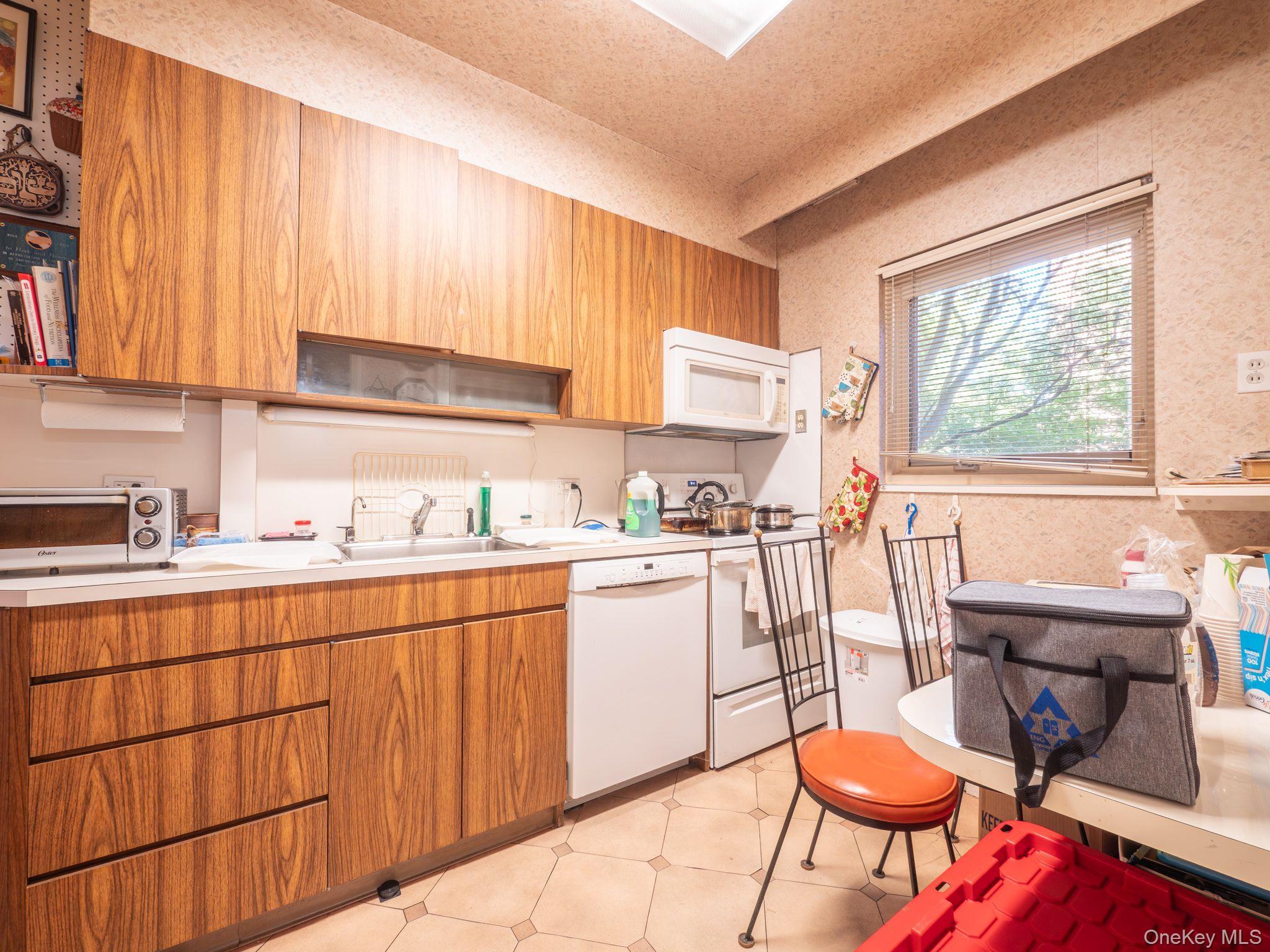 Single Family 67th Avenue Queens, NY 11374, MLS-1026384-3
