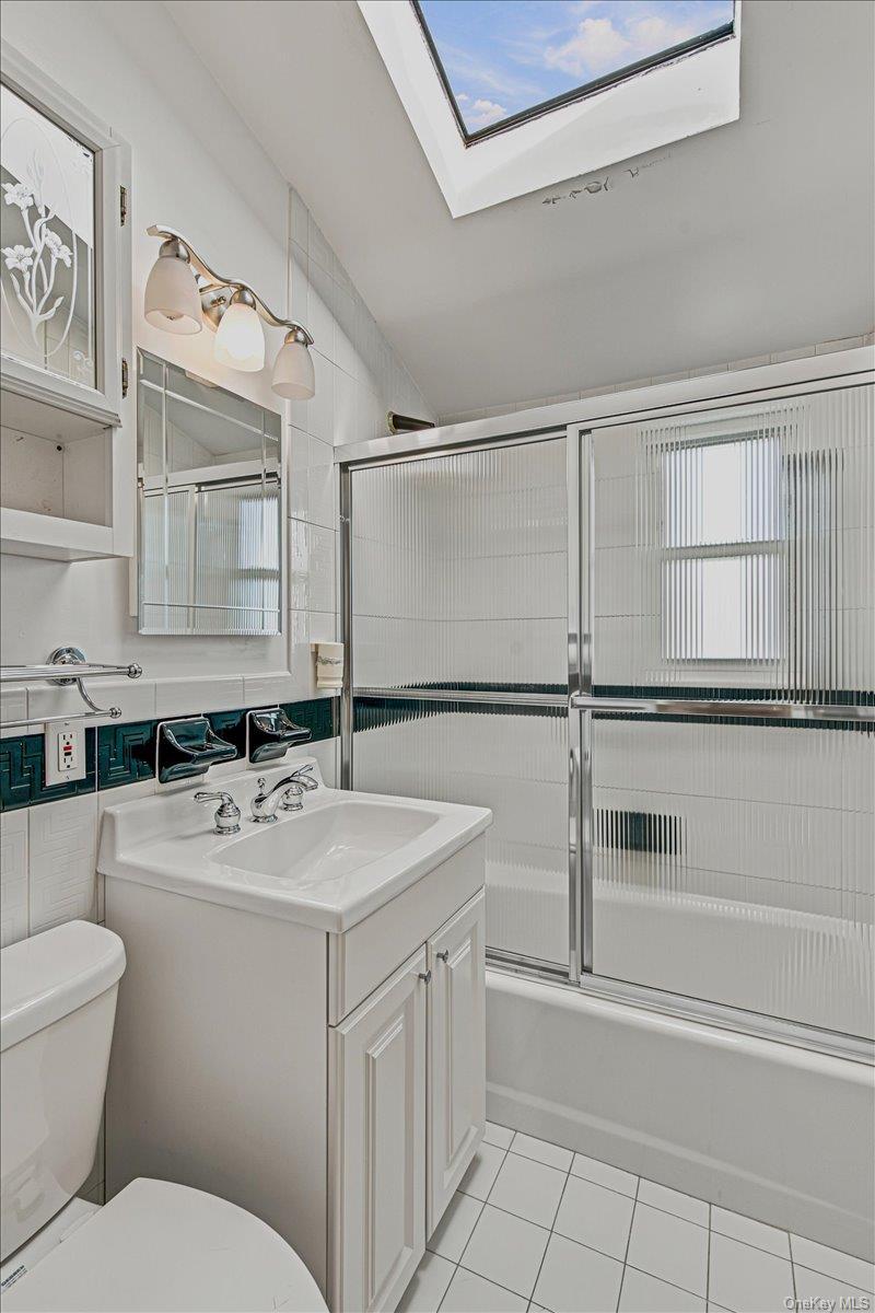 Single Family 9th Avenue  Queens, NY 11357, MLS-1026389-20