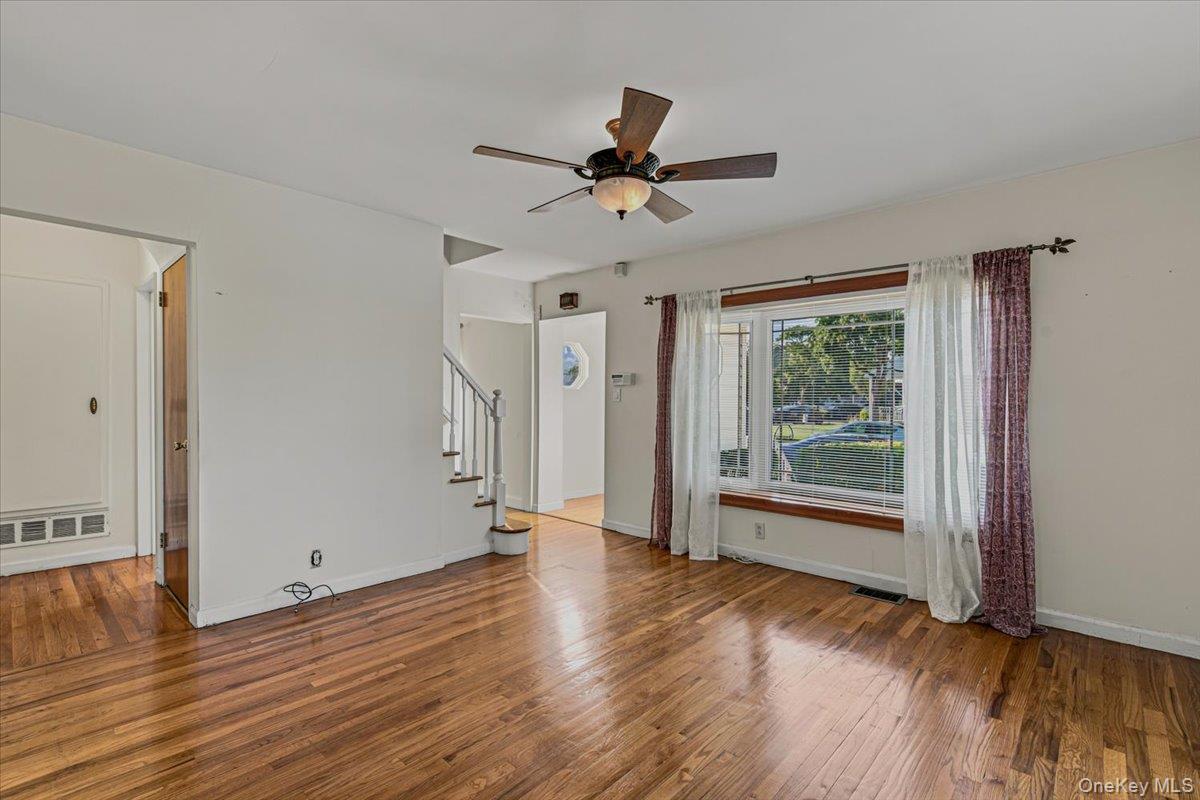 Single Family 9th Avenue  Queens, NY 11357, MLS-1026389-6