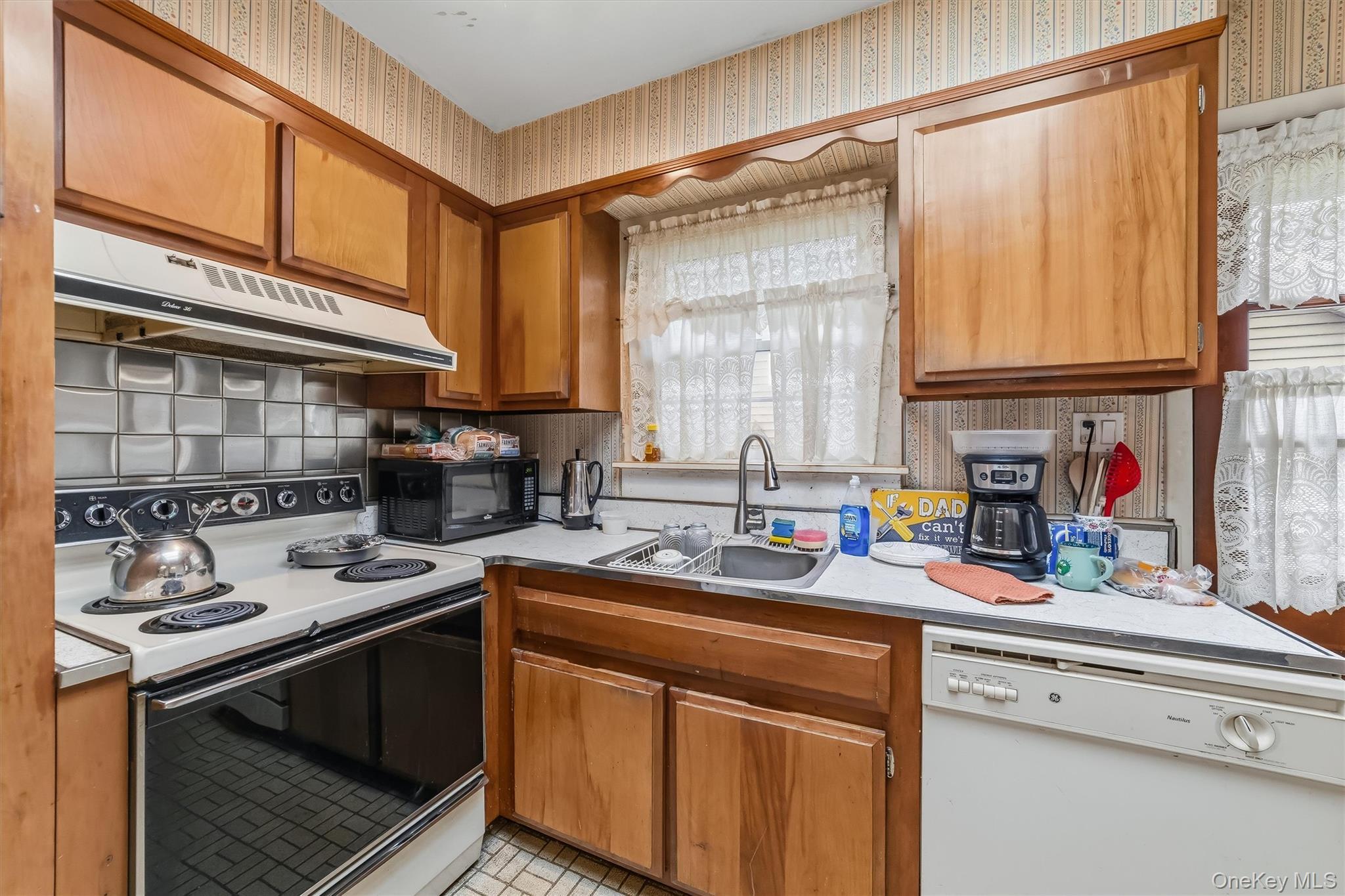 Single Family Sunset Drive  Westchester County, NY 10520, MLS-1026398-16