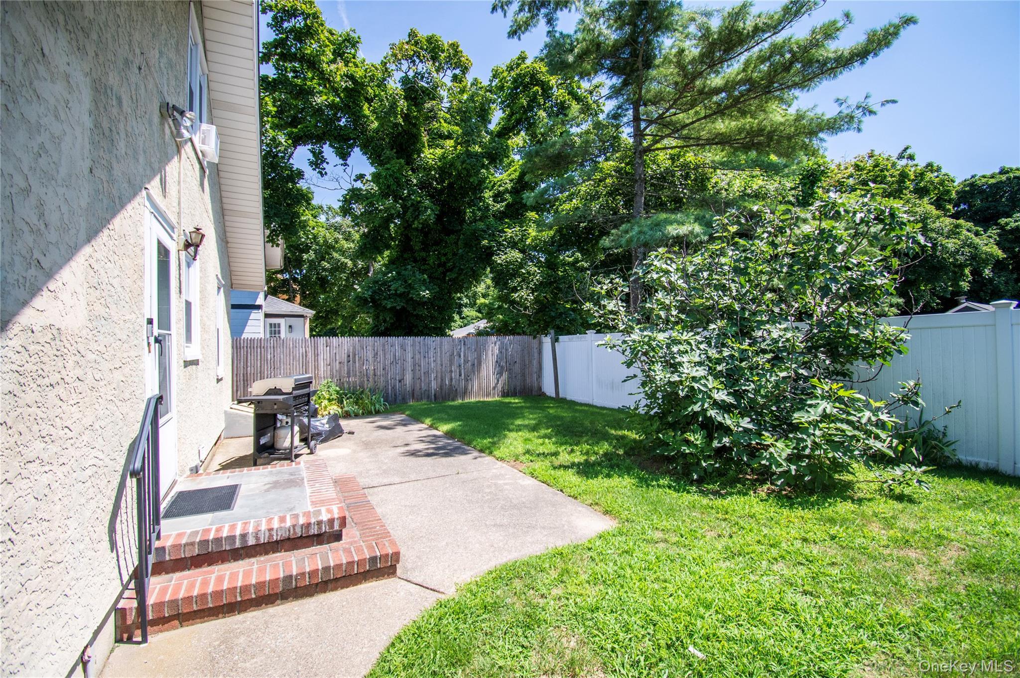 Single Family Gale Avenue Nassau County, NY 11510, MLS-1026423-32