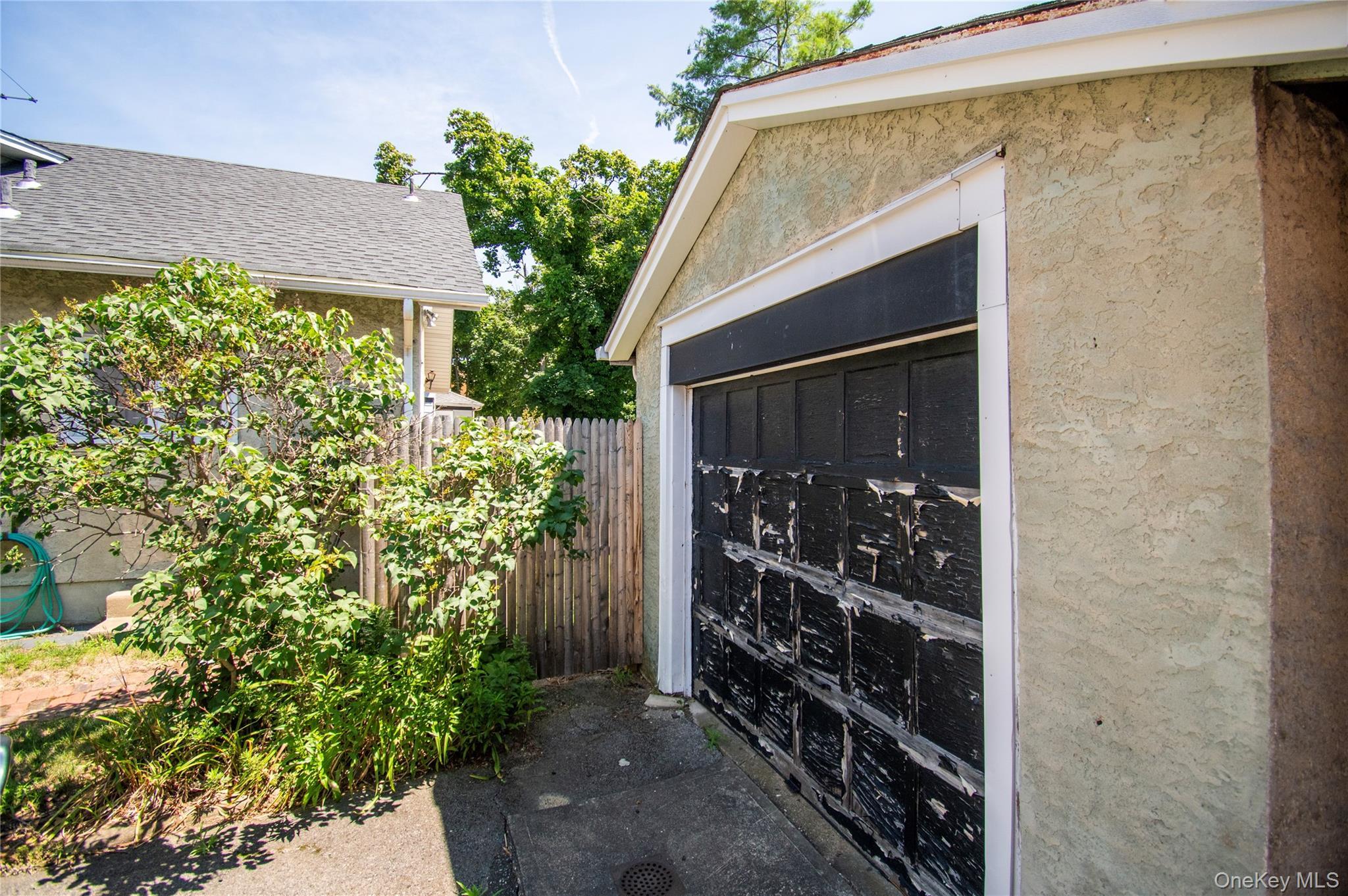 Single Family Gale Avenue  Nassau County, NY 11510, MLS-1026423-38