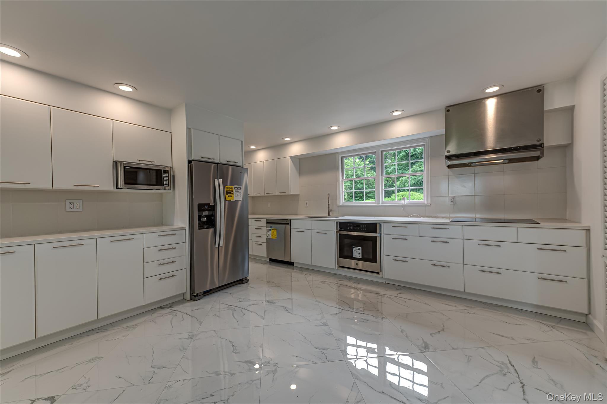 Single Family South Run Suffolk County, NY 11724, MLS-1026452-15