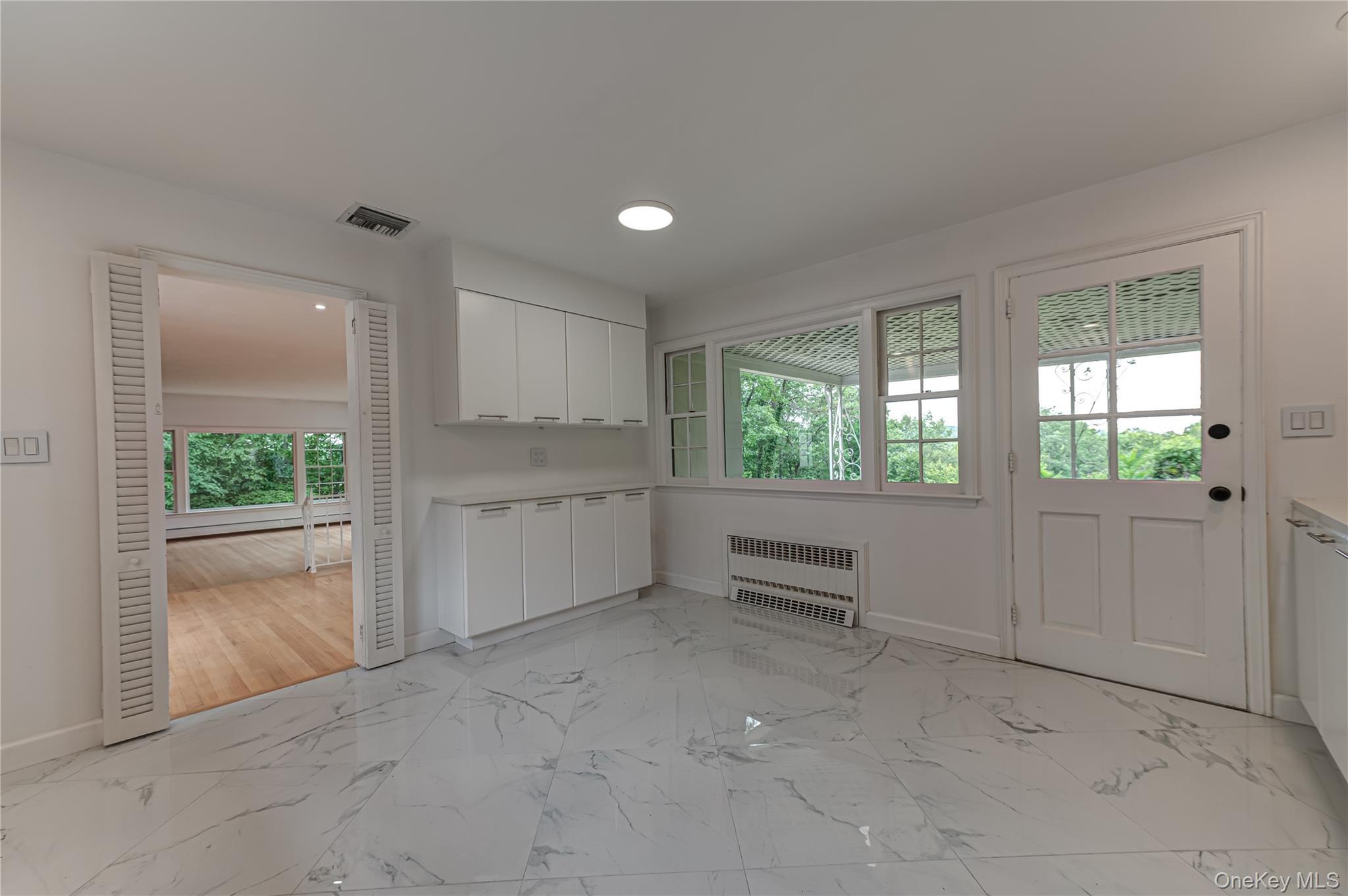 Single Family South Run Suffolk County, NY 11724, MLS-1026452-16
