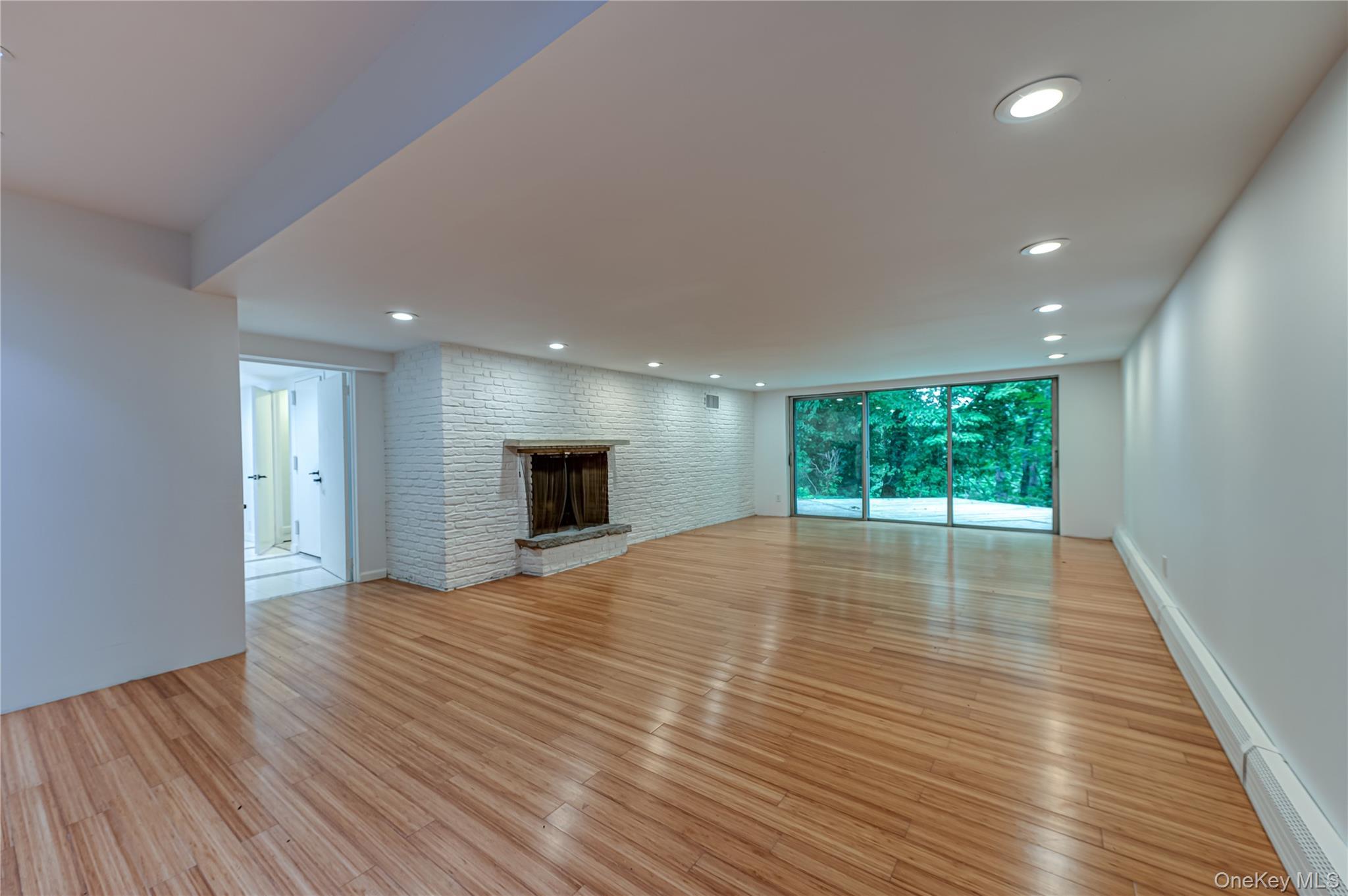 Single Family South Run Suffolk County, NY 11724, MLS-1026452-22