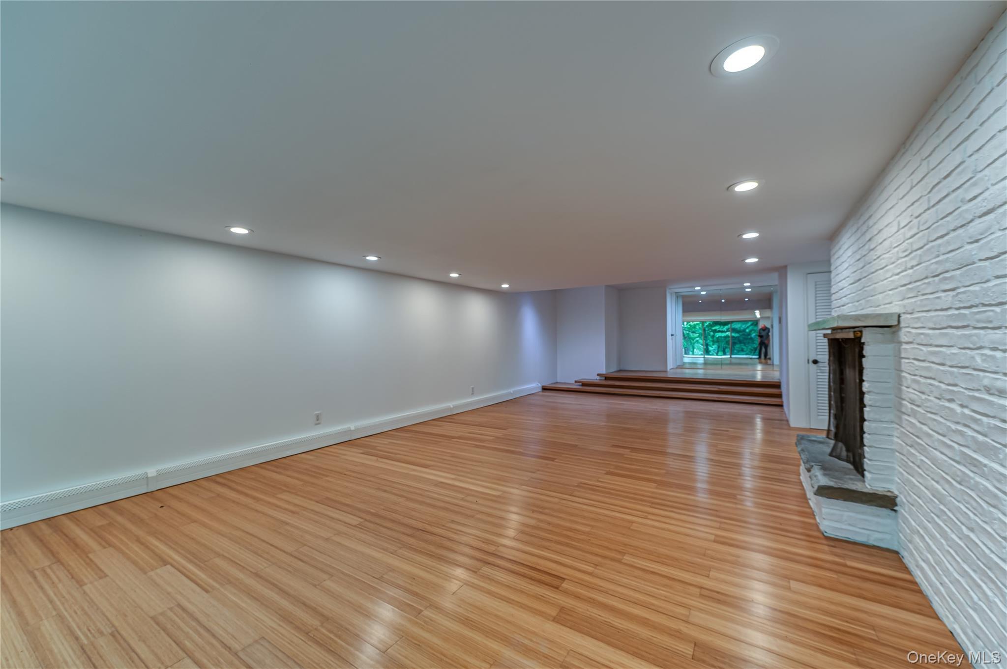 Single Family South Run Suffolk County, NY 11724, MLS-1026452-24
