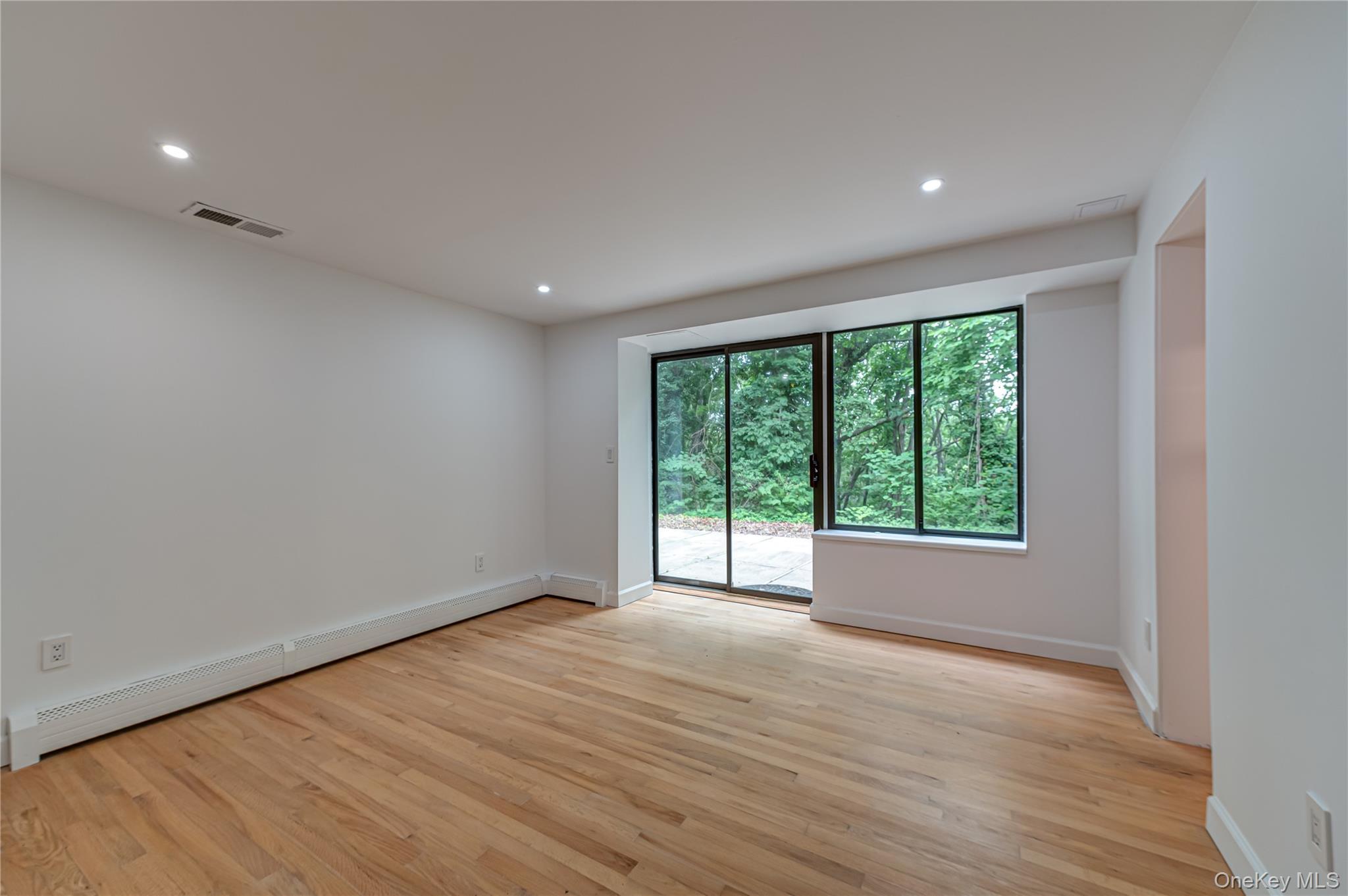 Single Family South Run Suffolk County, NY 11724, MLS-1026452-26