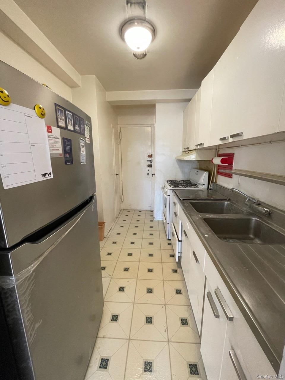 Apartment Fordham Hill Oval  Bronx, NY 10458, MLS-1026501-5
