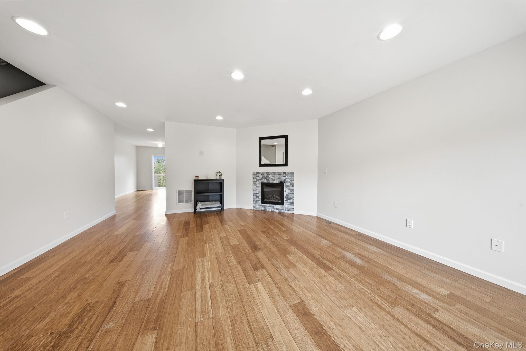 Single Family Deerfield Court  Sullivan County, NY 12775, MLS-1026528-4