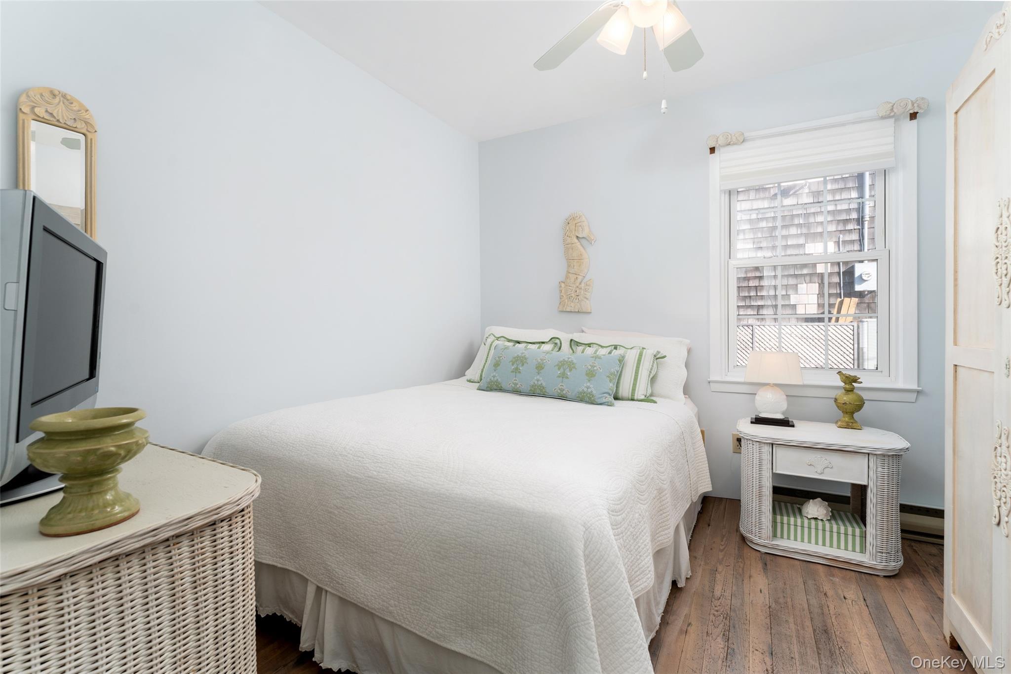 Single Family Beach  Suffolk County, NY 11948, MLS-1026560-12