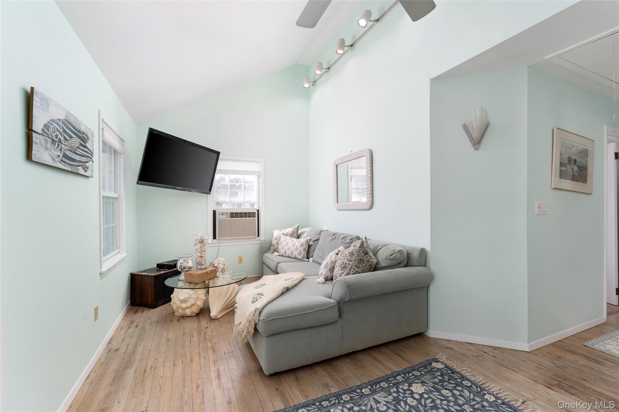 Single Family Beach  Suffolk County, NY 11948, MLS-1026560-6