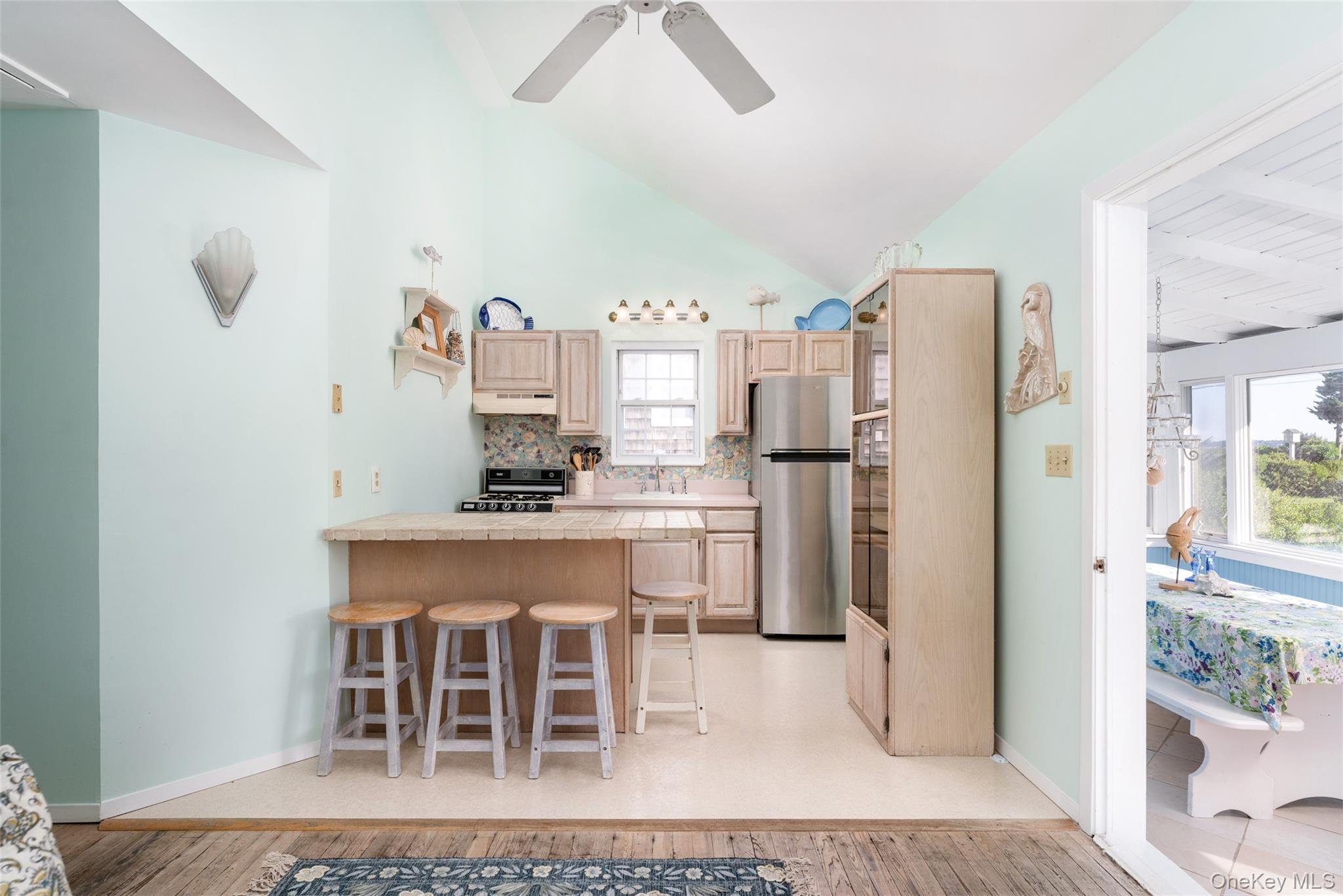 Single Family Beach  Suffolk County, NY 11948, MLS-1026560-9