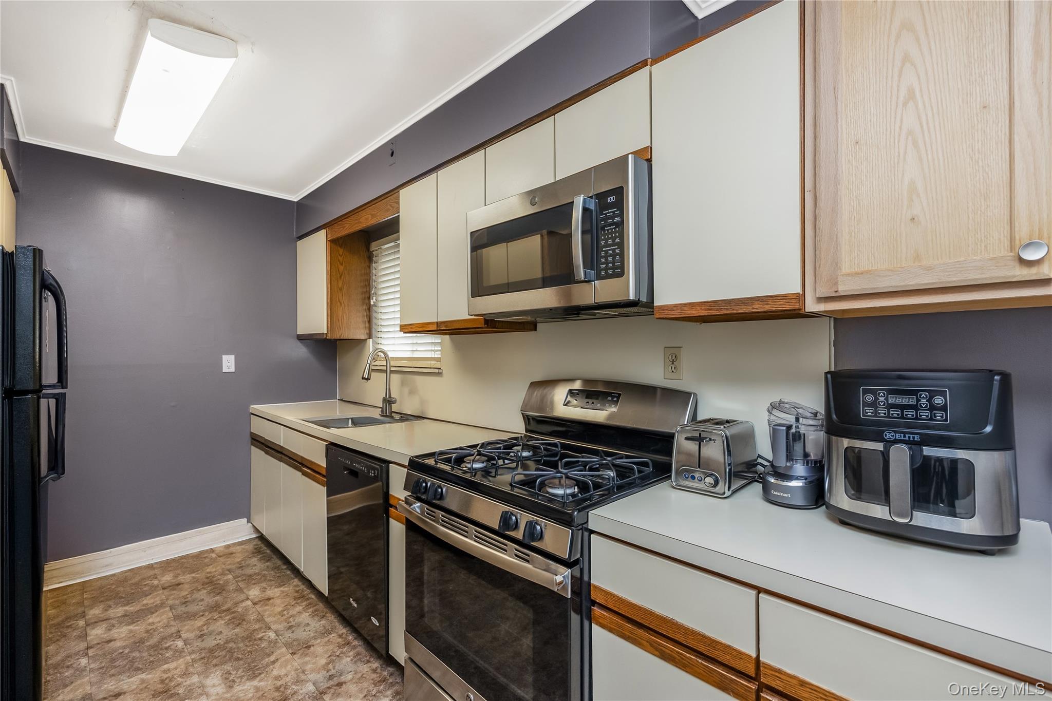 Single Family 202nd Street Queens, NY 11360, MLS-1026608-11