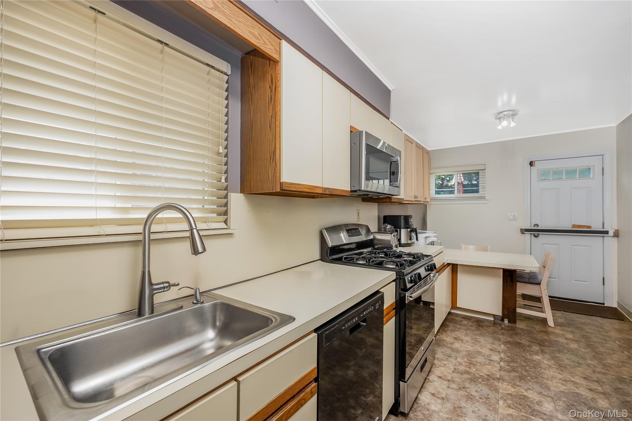 Single Family 202nd Street Queens, NY 11360, MLS-1026608-12