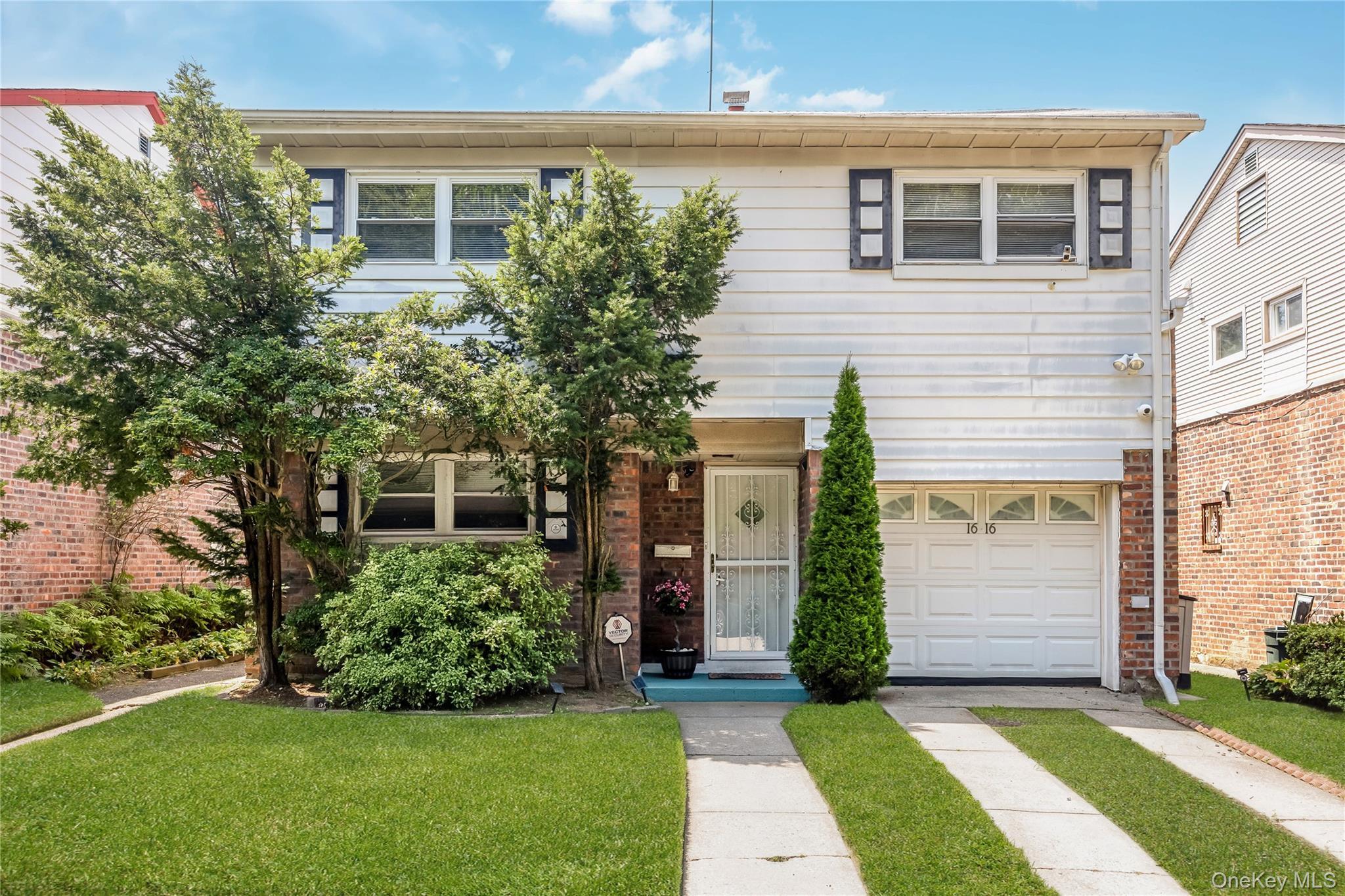 Single Family 202nd Street Queens, NY 11360, MLS-1026608-2