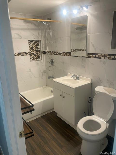 Single Family Barnes Avenue  Bronx, NY 10466, MLS-1026629-2
