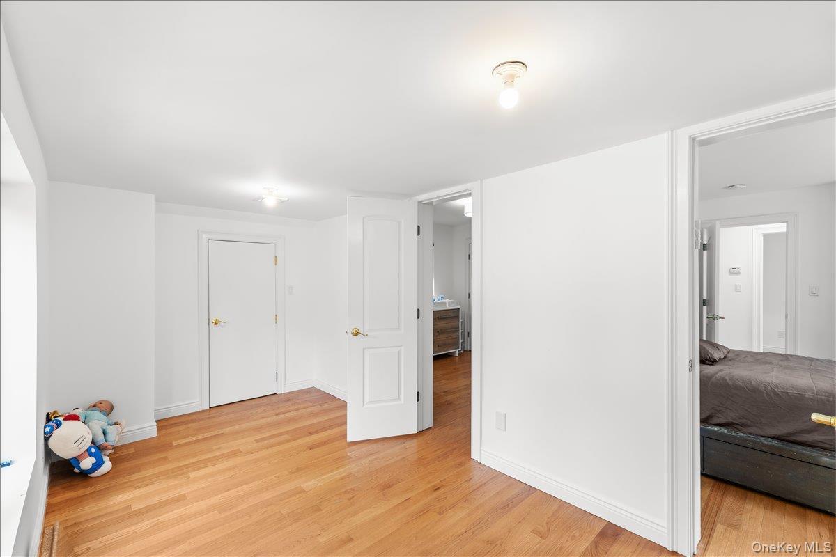 Single Family Forest Lane  Nassau County, NY 11024, MLS-1026632-35