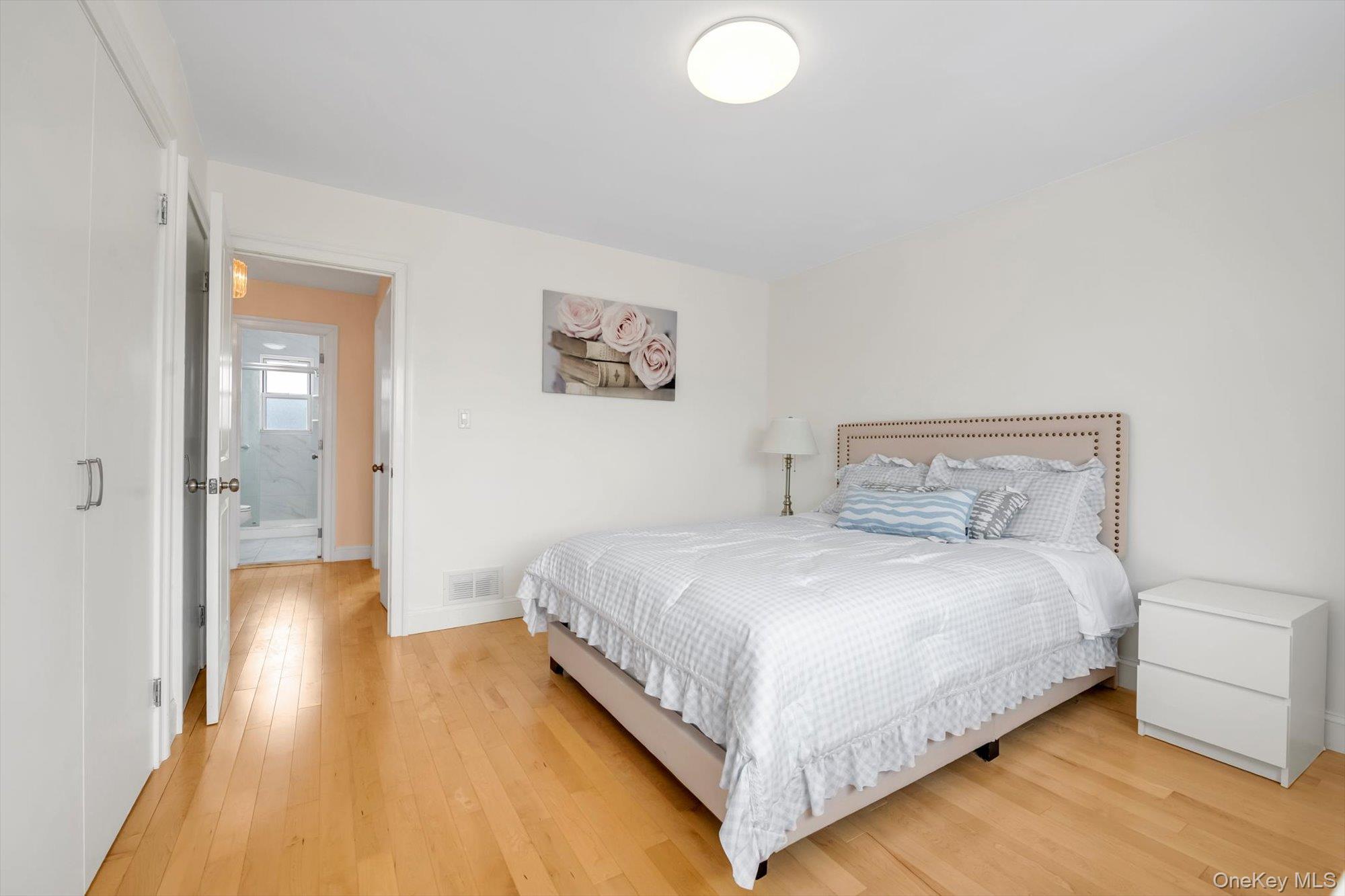 Single Family 11th Avenue Queens, NY 11357, MLS-1026644-10