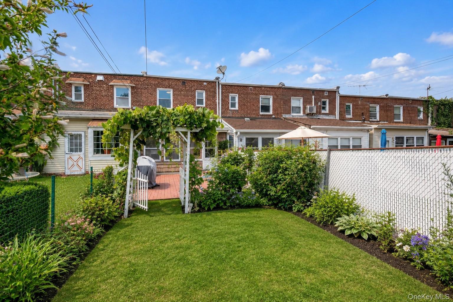 Single Family 11th Avenue Queens, NY 11357, MLS-1026644-18