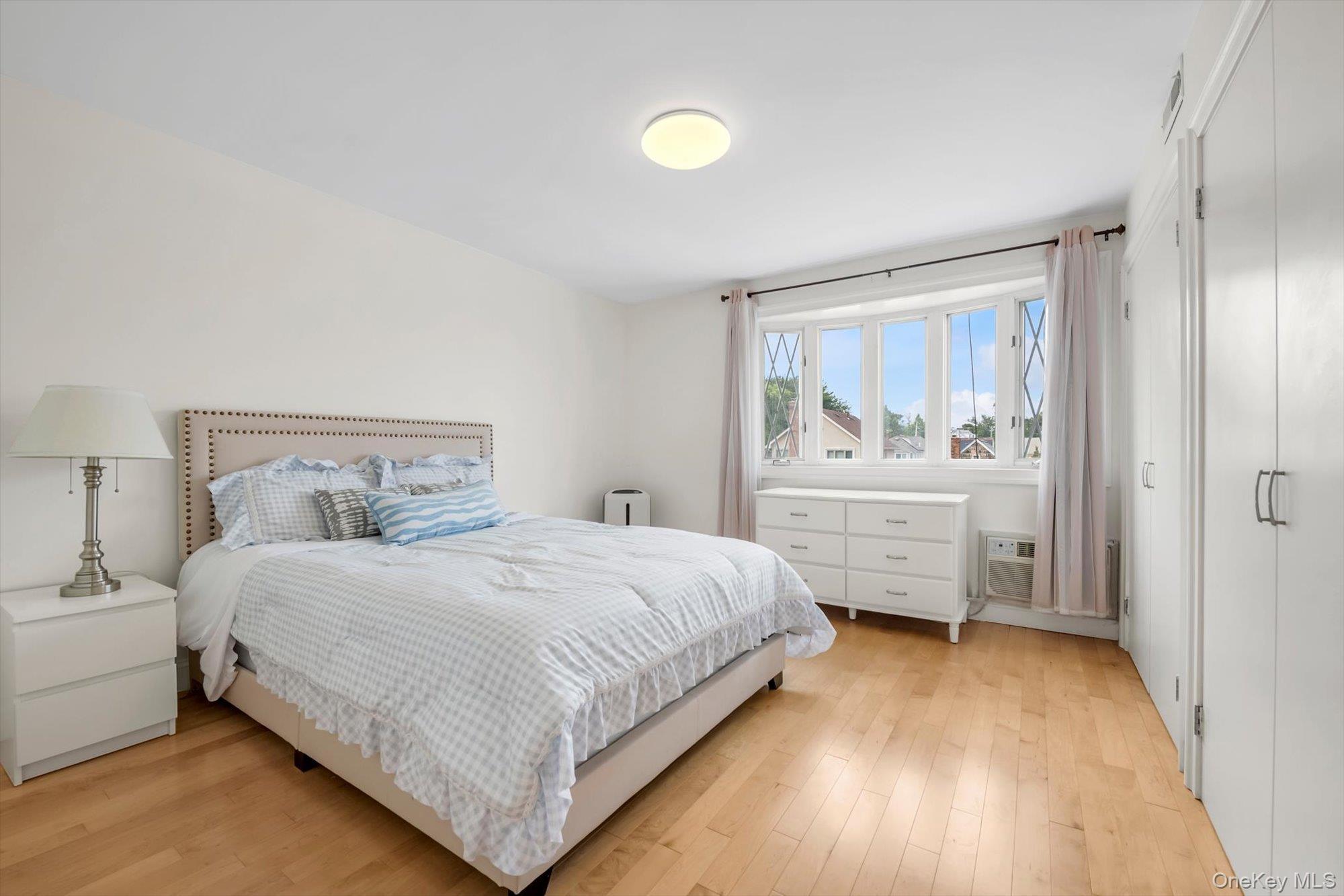 Single Family 11th Avenue Queens, NY 11357, MLS-1026644-9