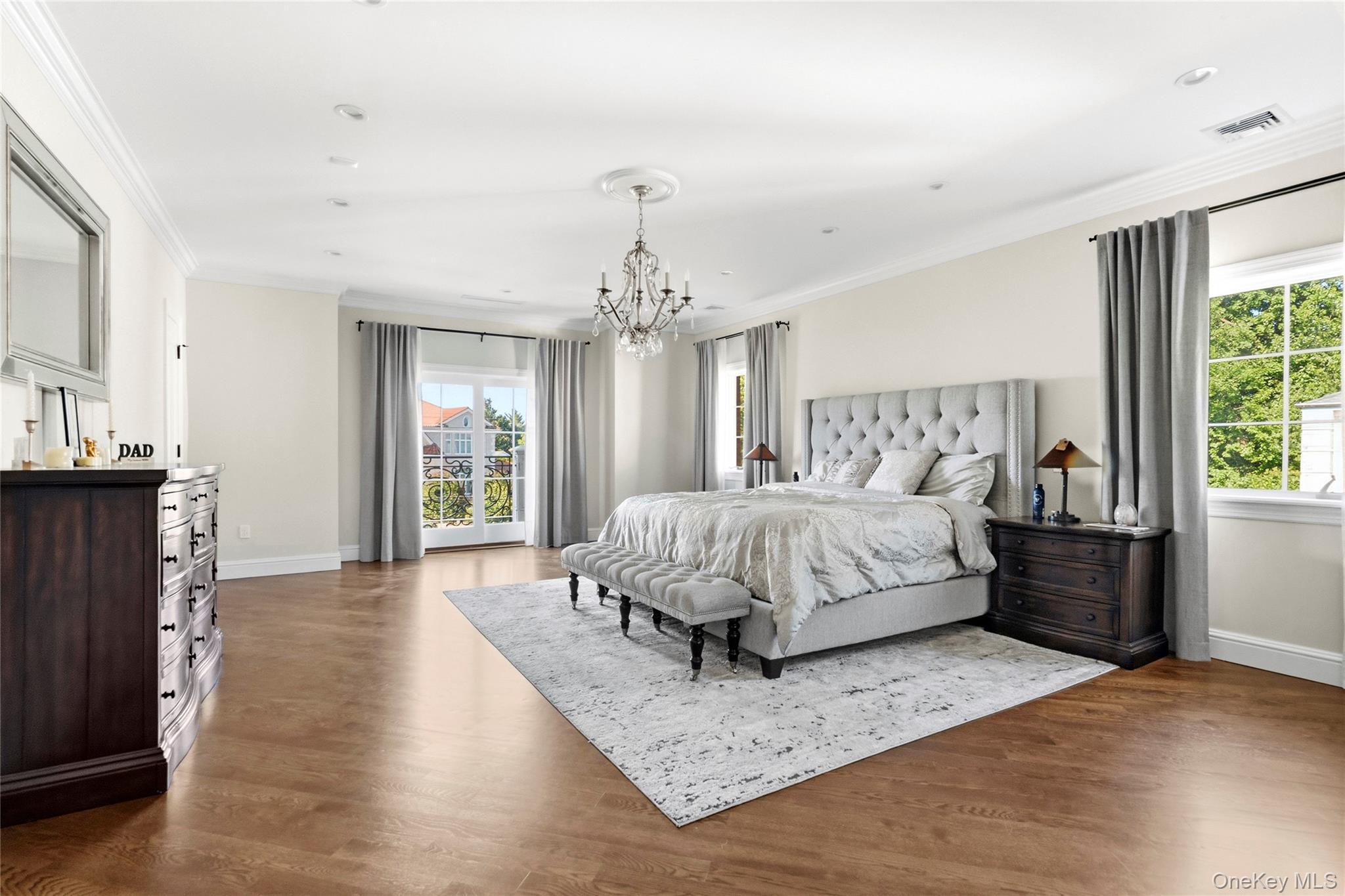 Single Family Boulevard Queens, NY 11357, MLS-1026678-12