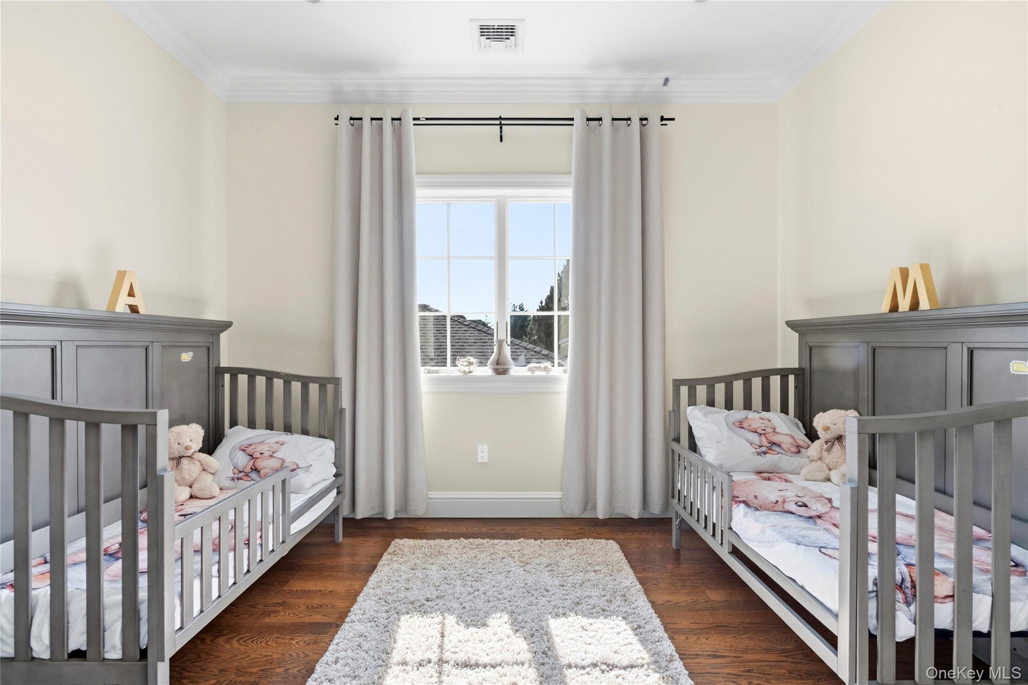 Single Family Boulevard Queens, NY 11357, MLS-1026678-16