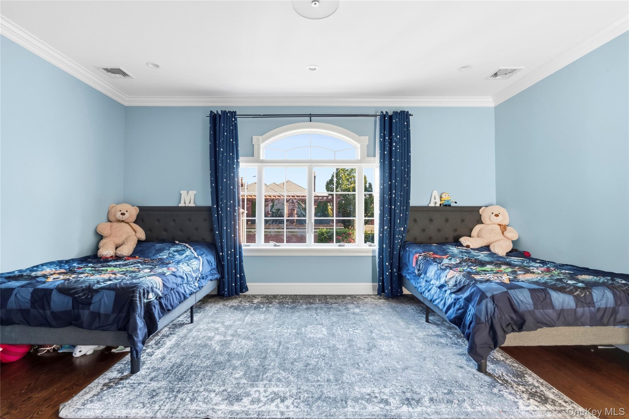 Single Family Boulevard Queens, NY 11357, MLS-1026678-17