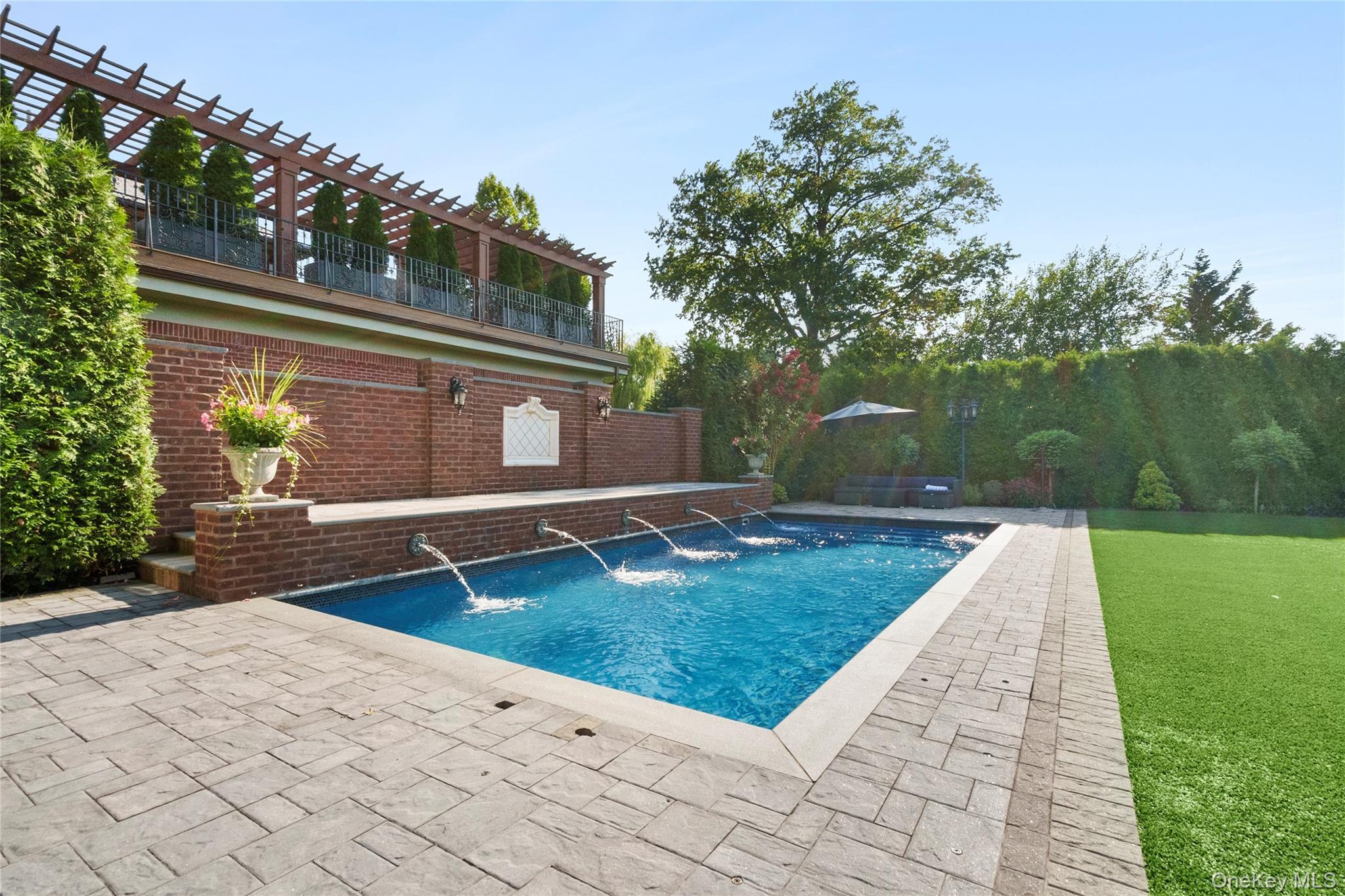 Single Family Boulevard Queens, NY 11357, MLS-1026678-21