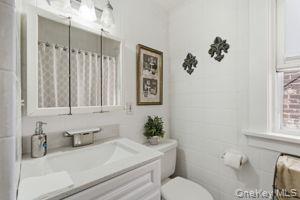 Single Family E 227th Street Bronx, NY 10466, MLS-1026710-13