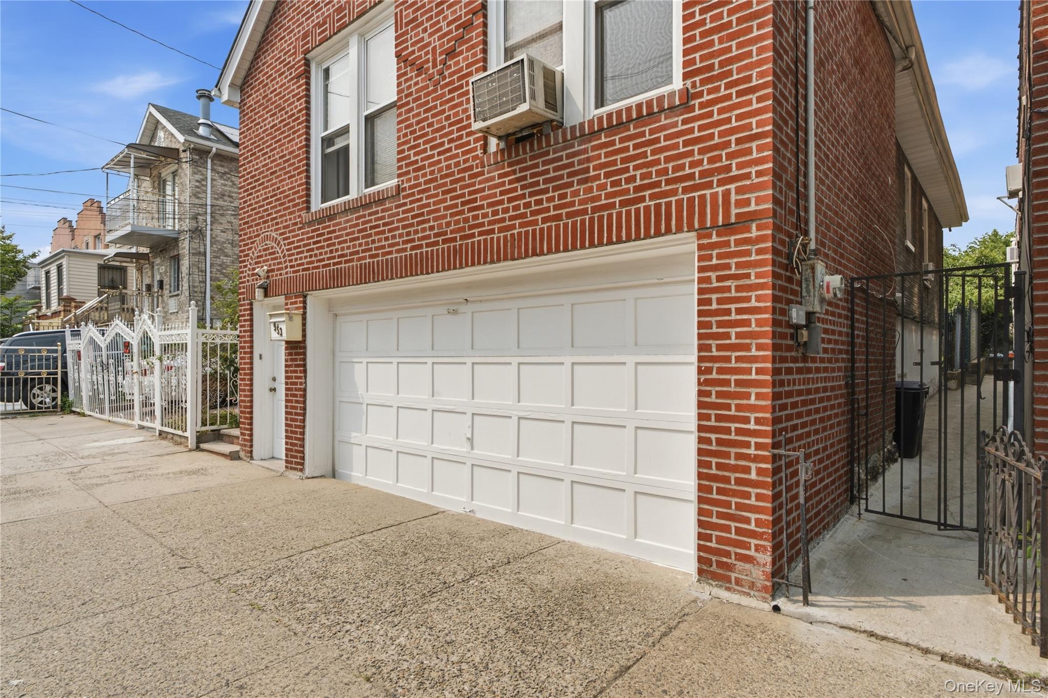 Single Family E 227th Street Bronx, NY 10466, MLS-1026710-3
