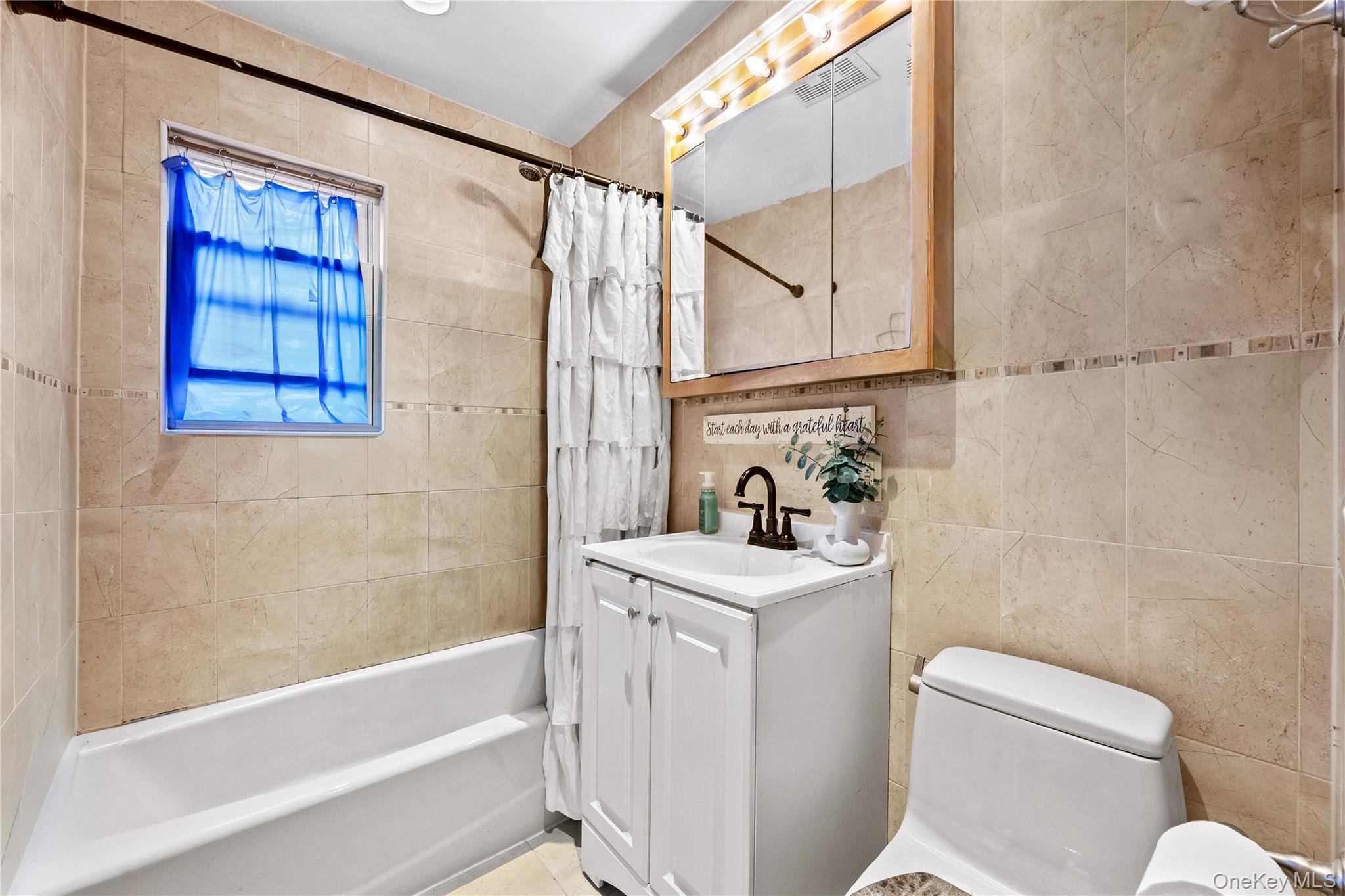 Single Family 175th Street  Queens, NY 11365, MLS-1026720-16