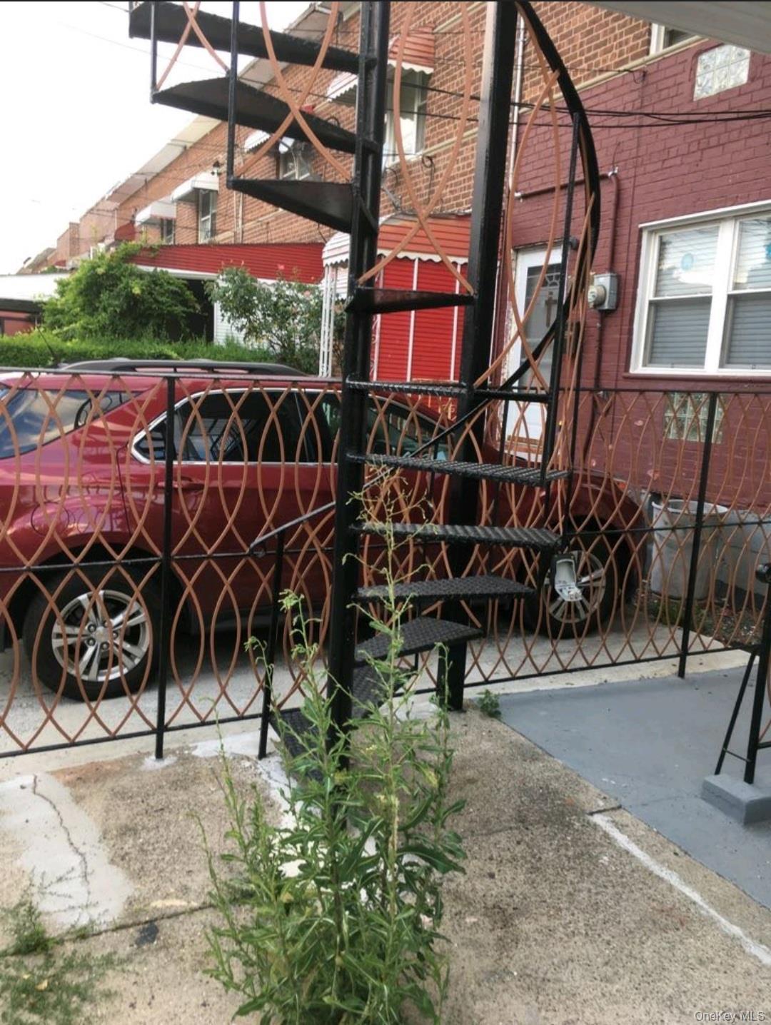 Single Family E 223rd Street  Bronx, NY 10466, MLS-1026727-13