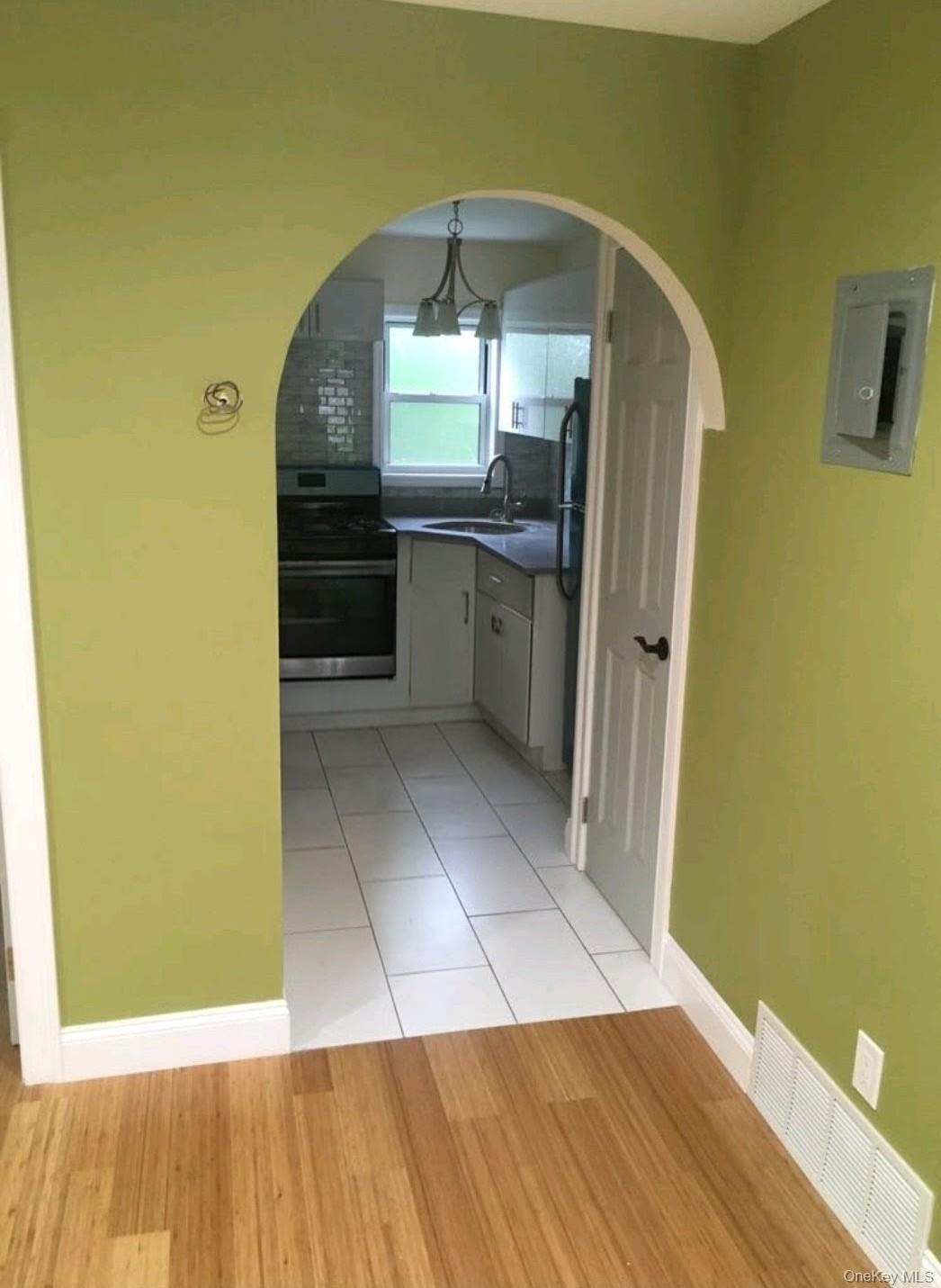 Single Family E 223rd Street  Bronx, NY 10466, MLS-1026727-2