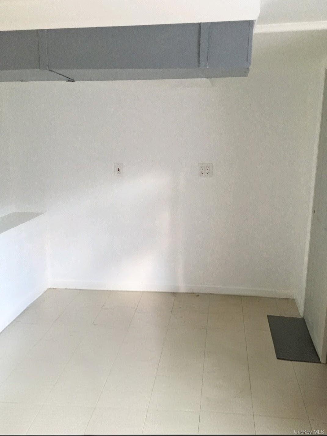 Single Family E 223rd Street  Bronx, NY 10466, MLS-1026727-9