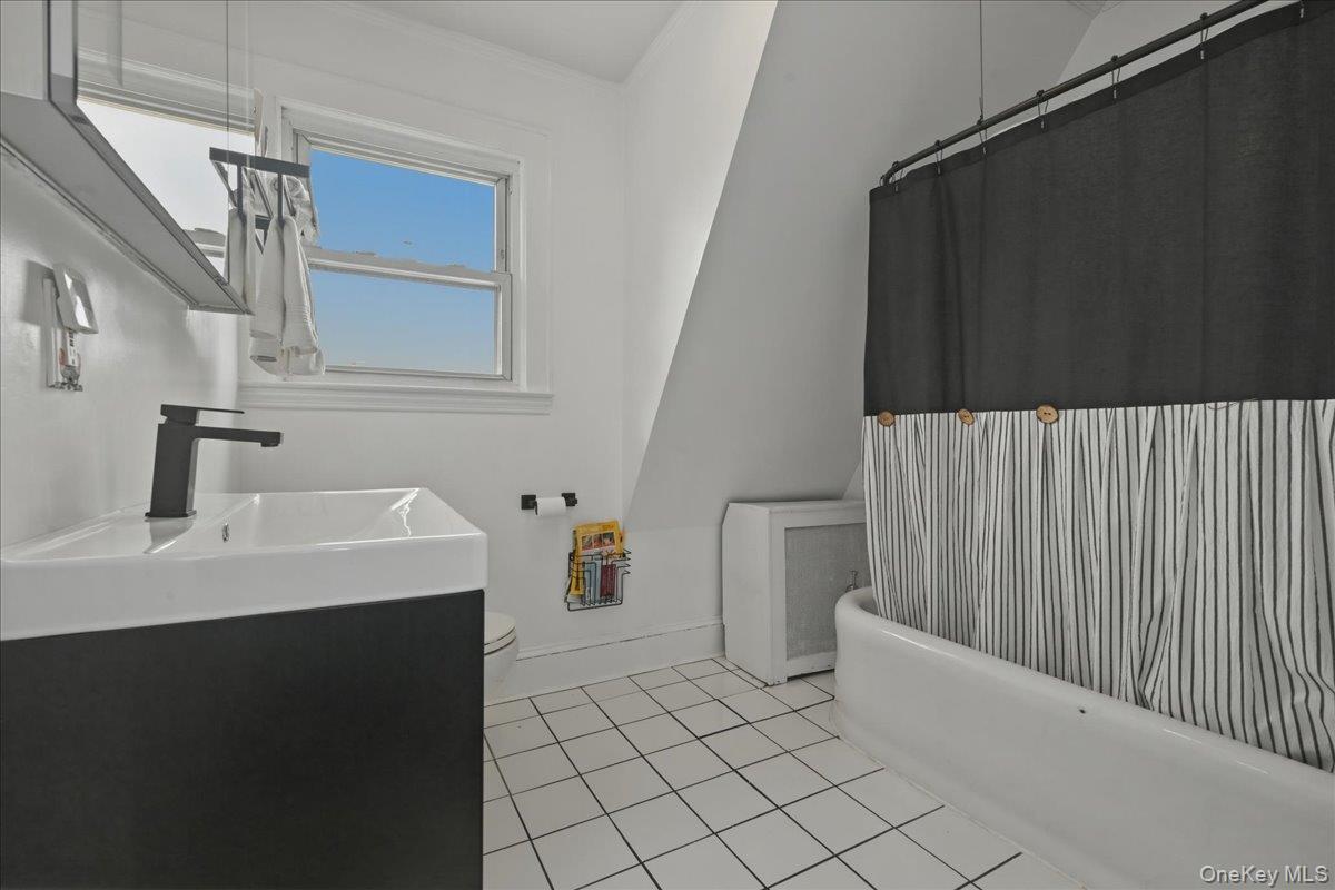 Single Family Poplar Street Nassau County, NY 11552, MLS-1026802-16