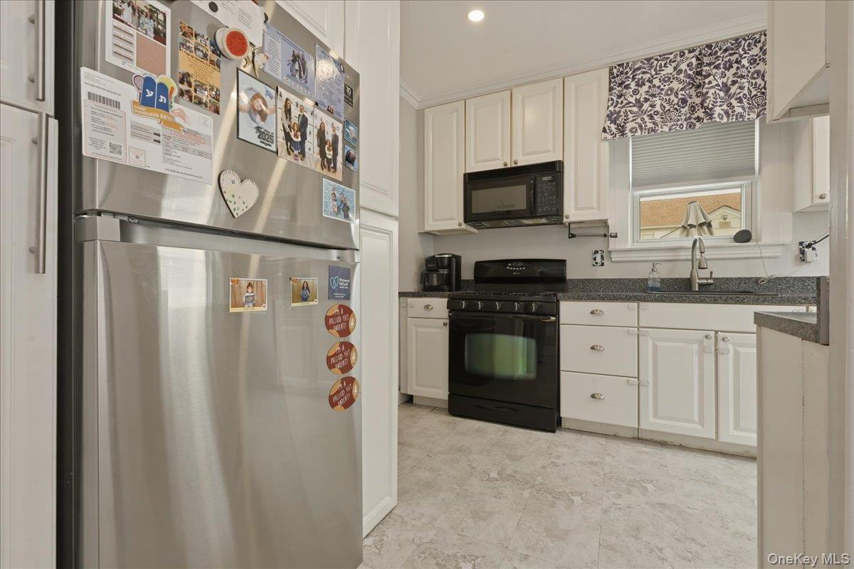 Single Family Poplar Street Nassau County, NY 11552, MLS-1026802-8