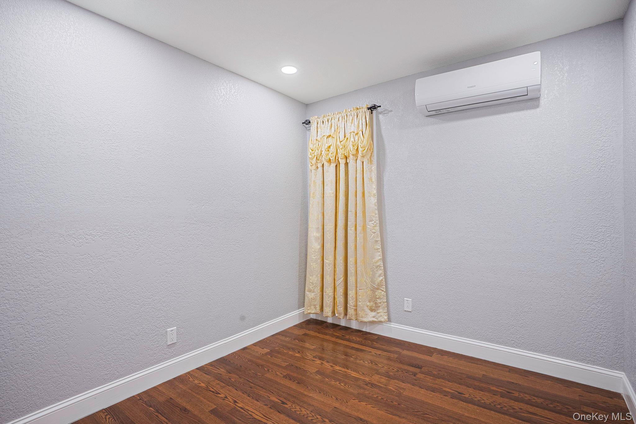 Single Family 210th Street Queens, NY 11428, MLS-1026808-21
