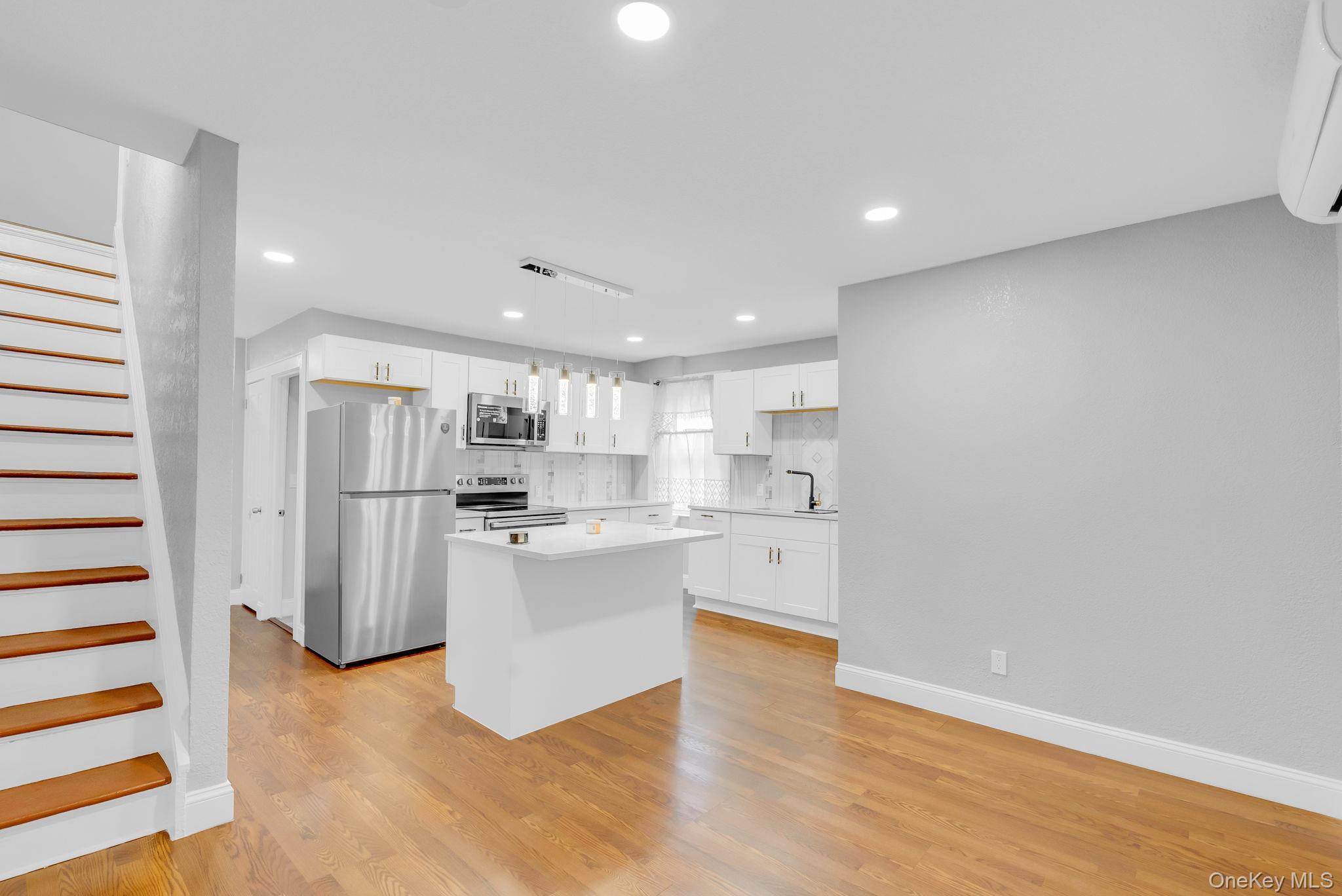 Single Family 210th Street Queens, NY 11428, MLS-1026808-40