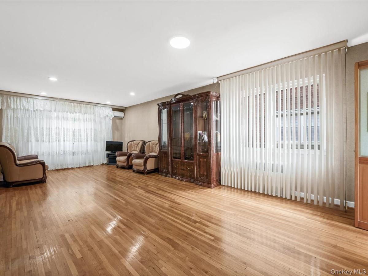 Single Family 76th Road Queens, NY 11367, MLS-1026817-10