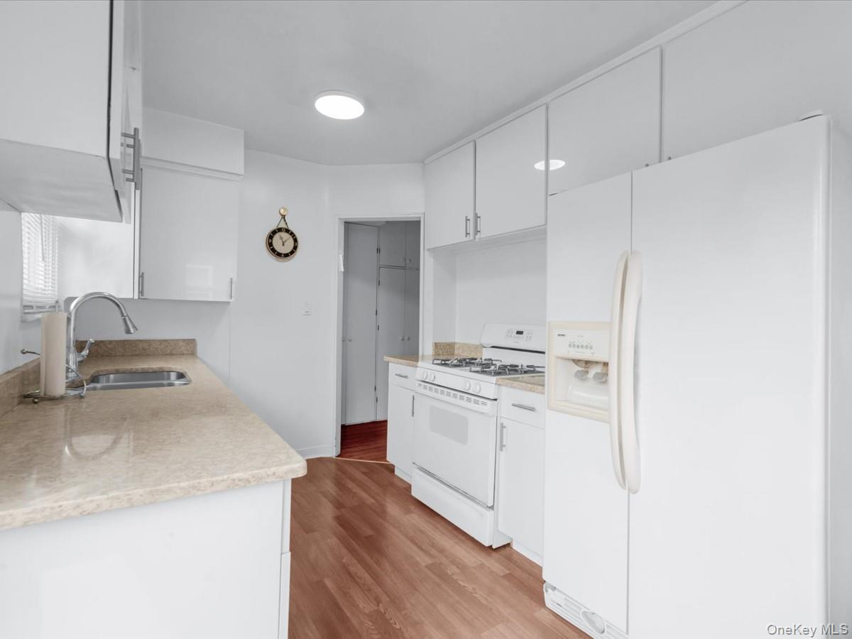 Single Family 76th Road Queens, NY 11367, MLS-1026817-12