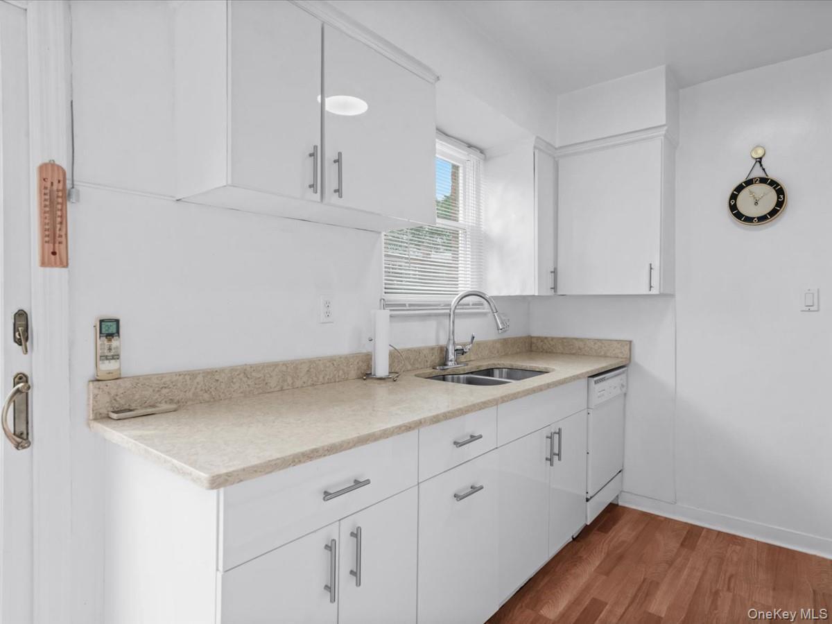 Single Family 76th Road Queens, NY 11367, MLS-1026817-13