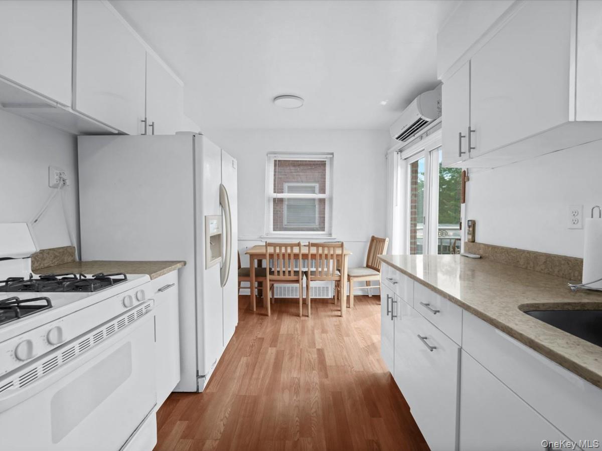 Single Family 76th Road Queens, NY 11367, MLS-1026817-14