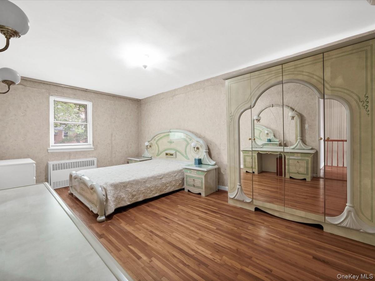 Single Family 76th Road Queens, NY 11367, MLS-1026817-16